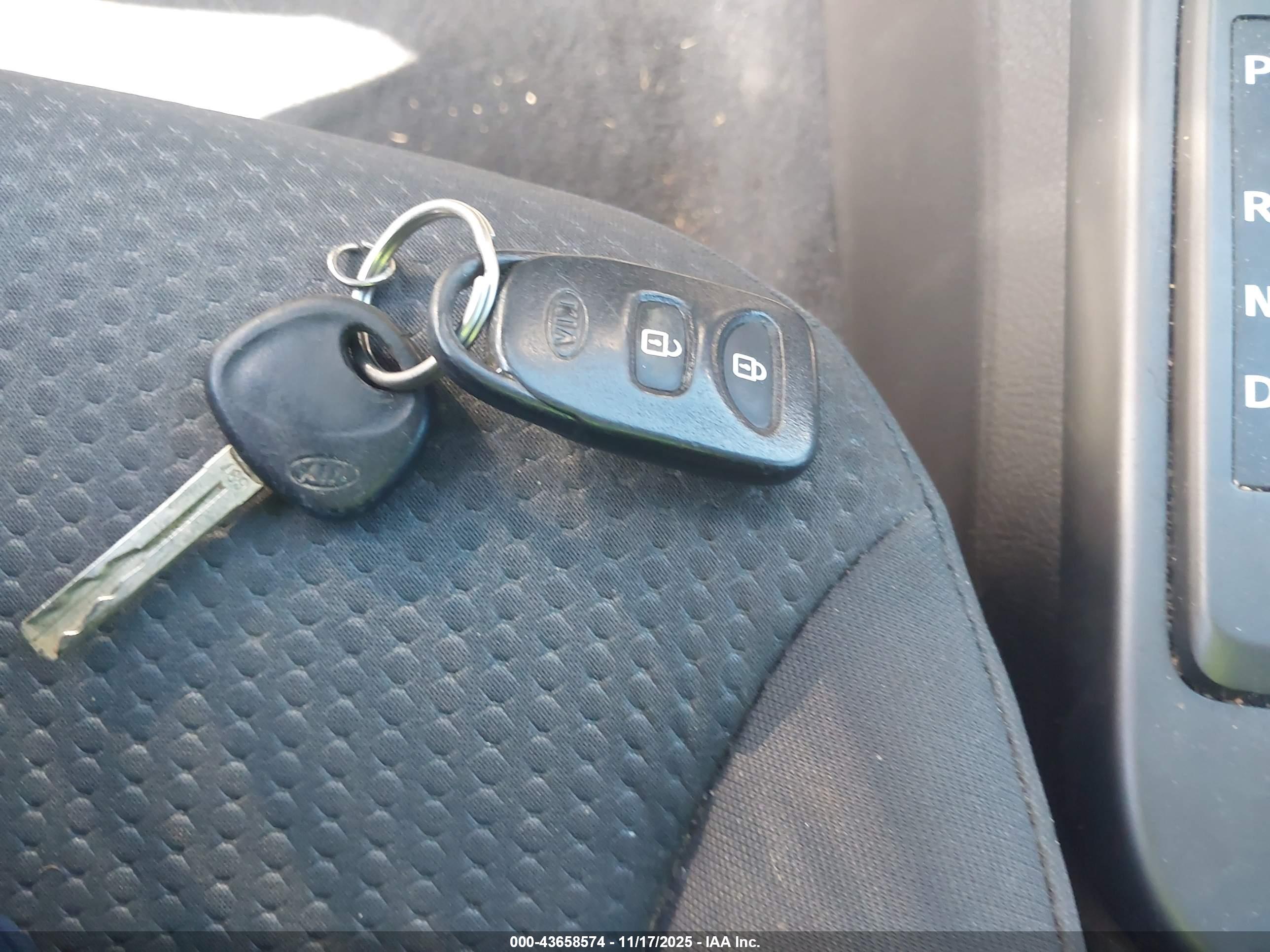 KIA SORENTO image 11