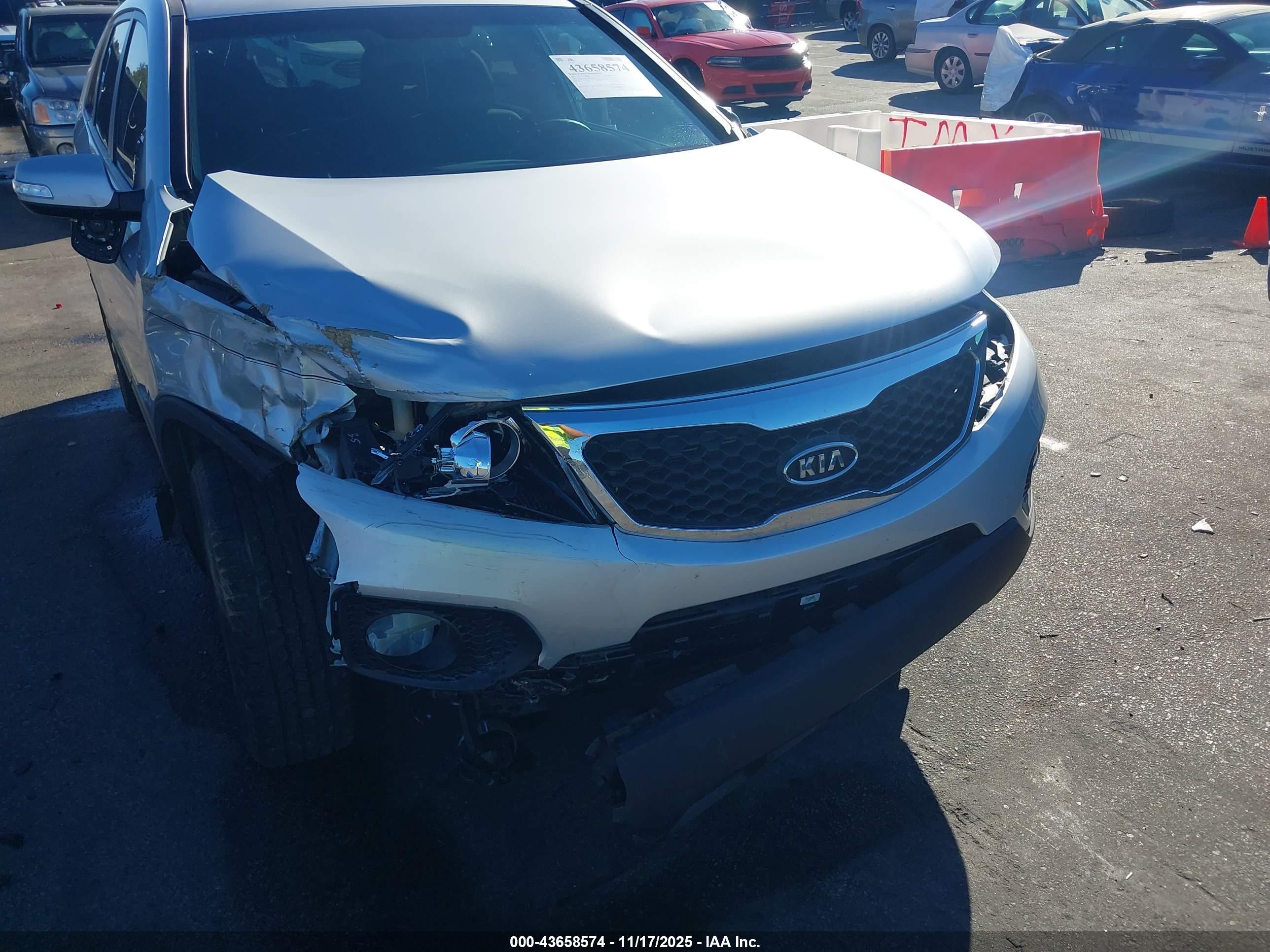 KIA SORENTO image 6