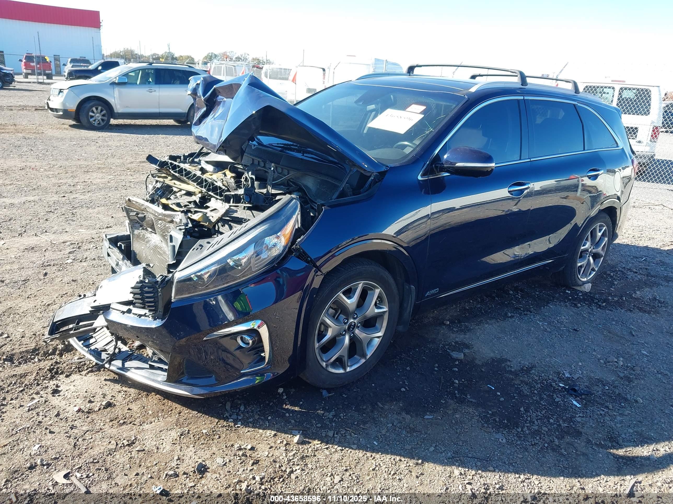 KIA SORENTO image 2