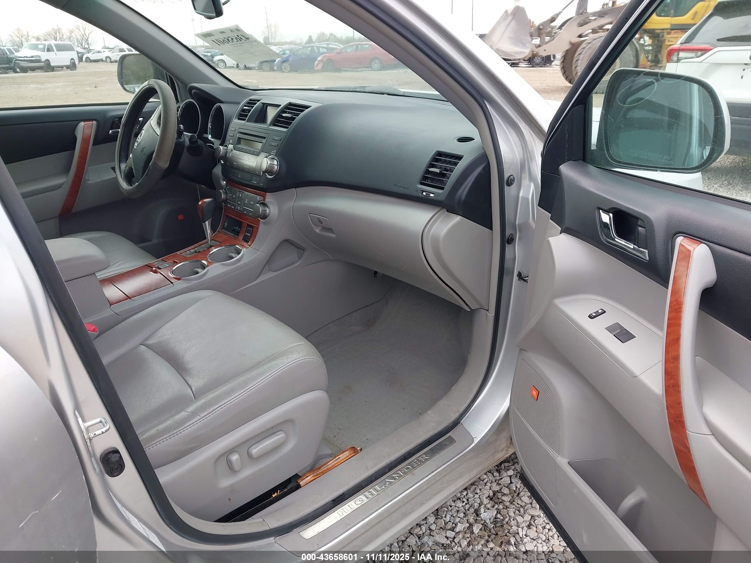 TOYOTA HIGHLANDER image 5