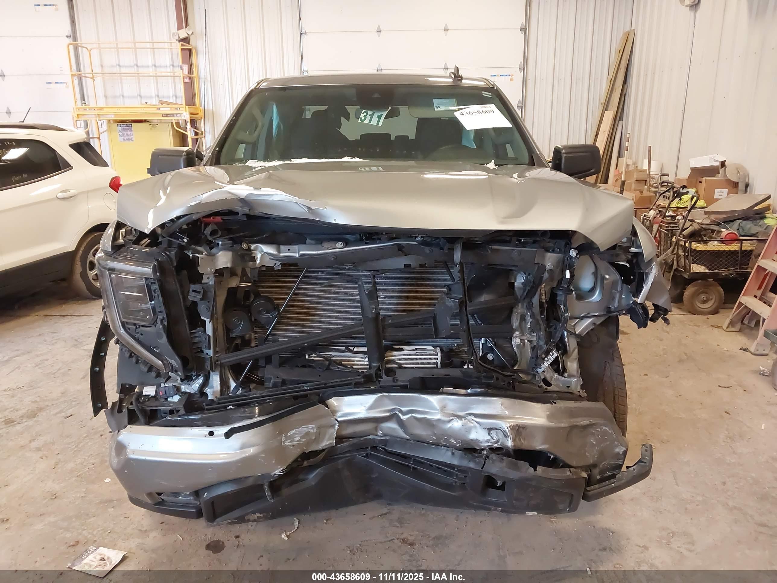 GMC SIERRA image 6