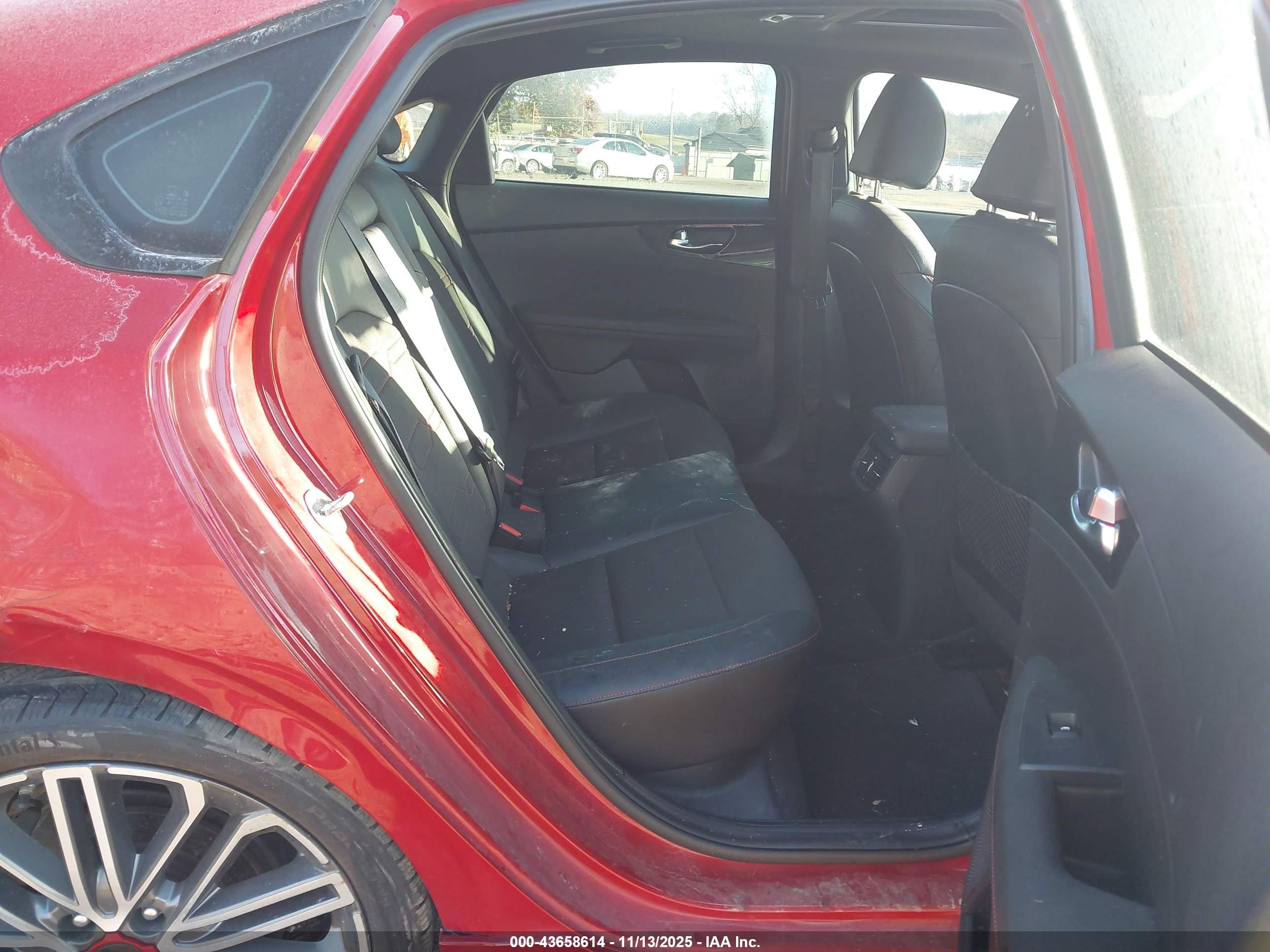 KIA FORTE image 8