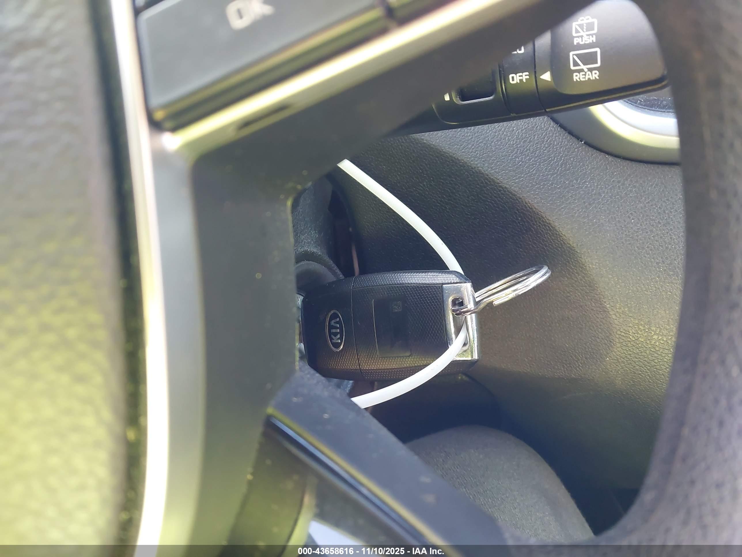 KIA SORENTO image 11