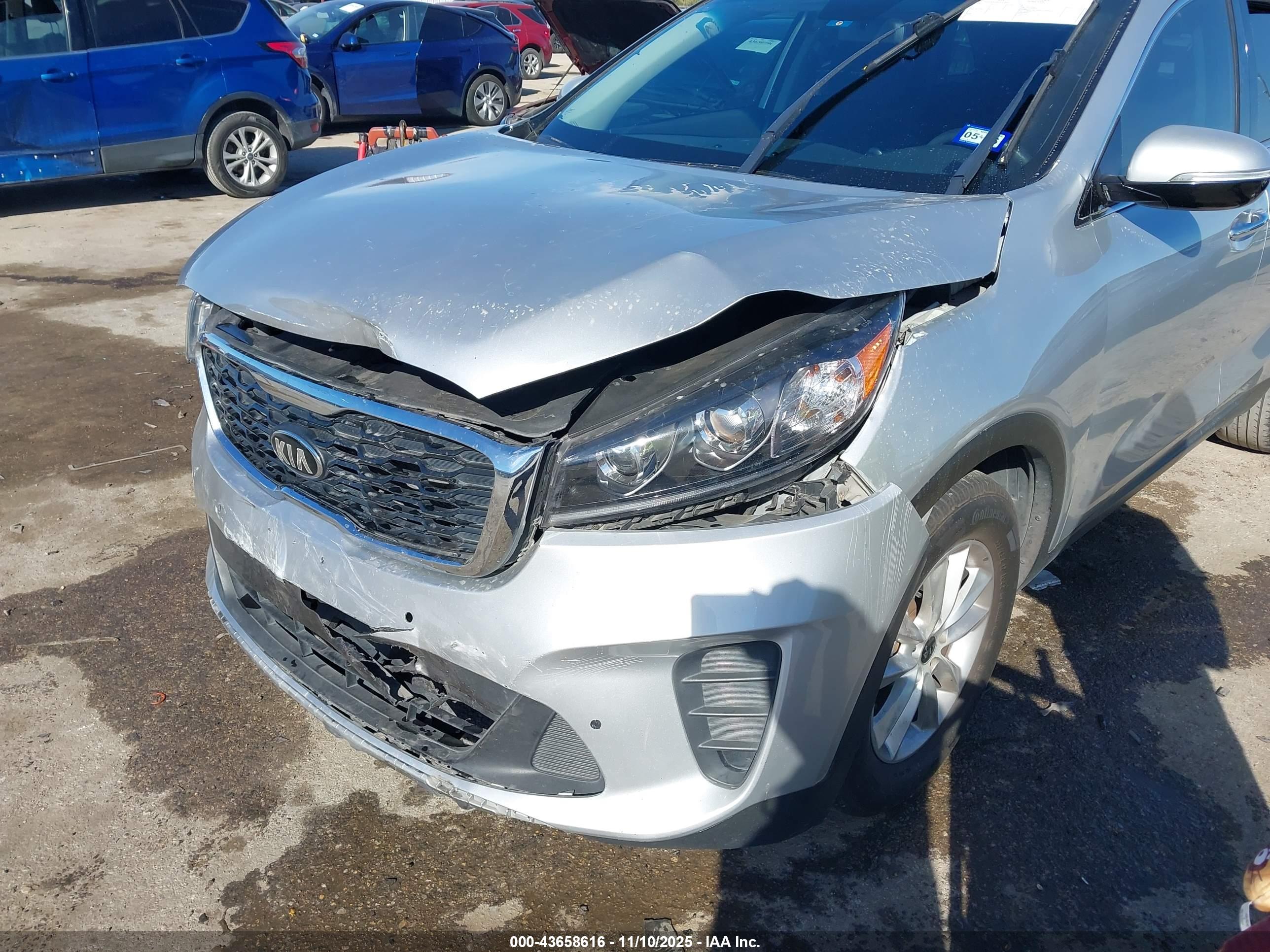 KIA SORENTO image 6