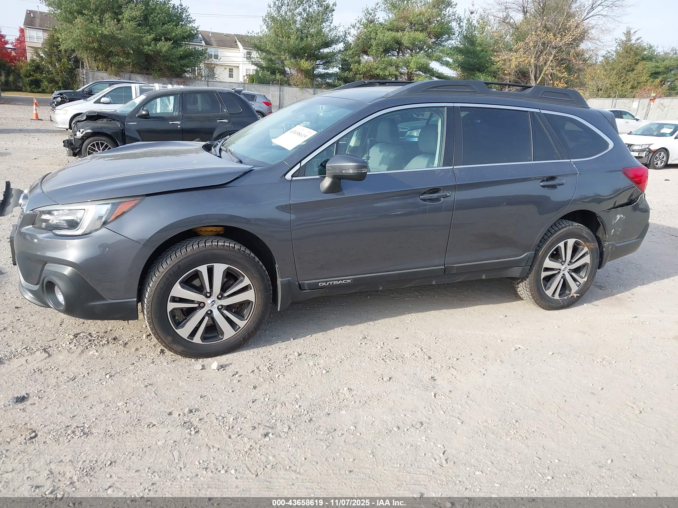 SUBARU OUTBACK image 2