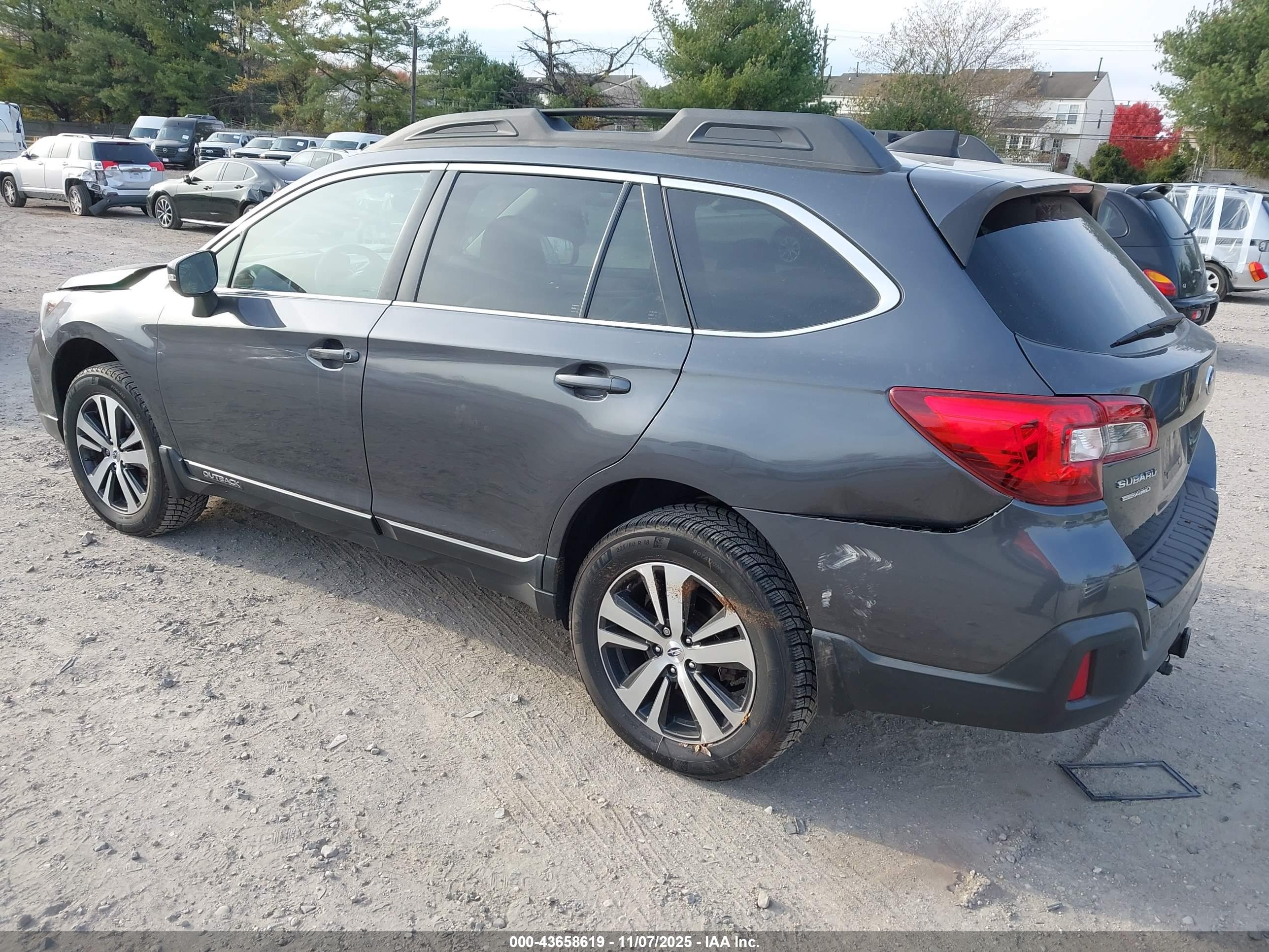 SUBARU OUTBACK image 3