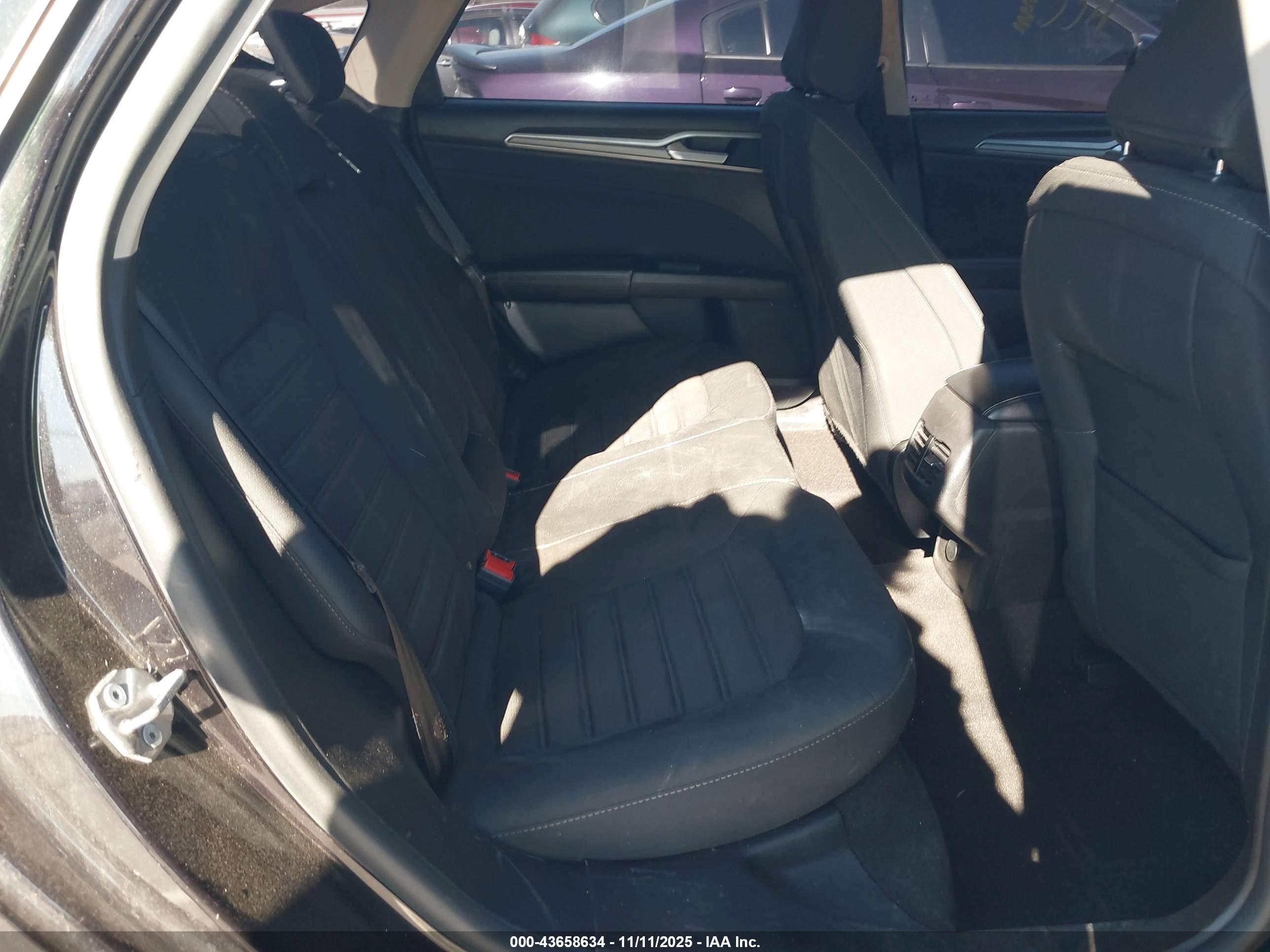 FORD FUSION image 8