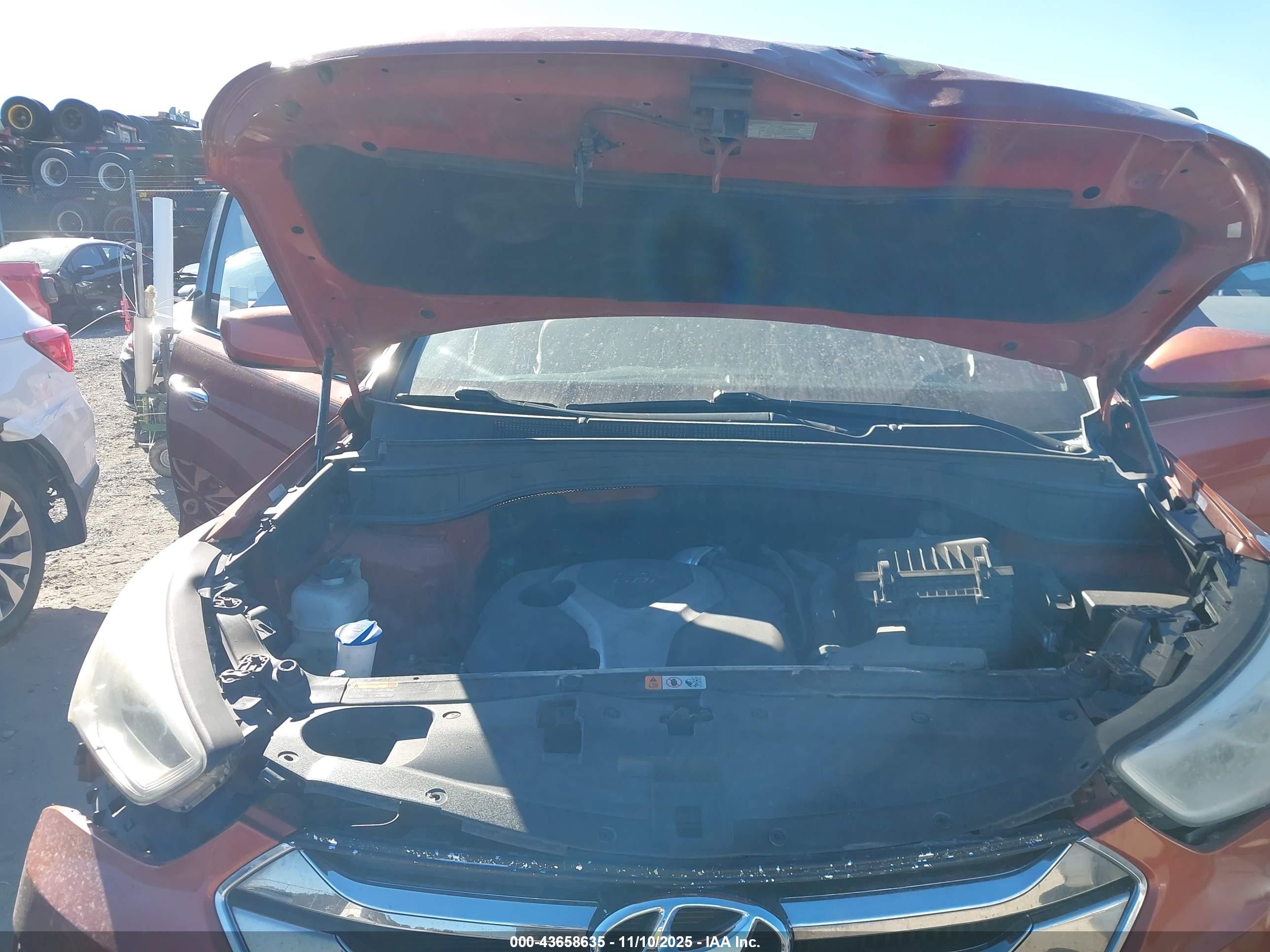 HYUNDAI SANTA image 10
