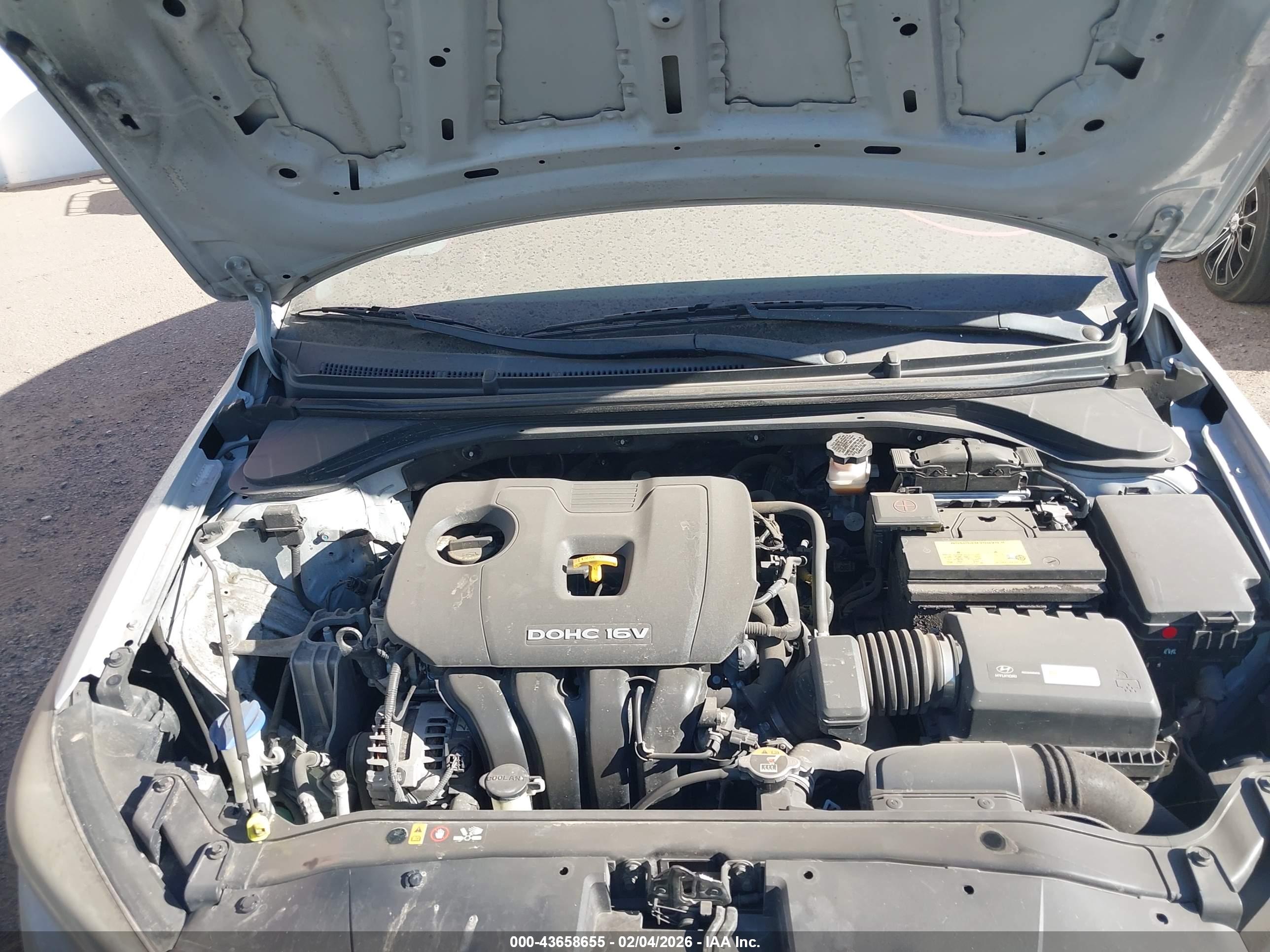 HYUNDAI ELANTRA image 10