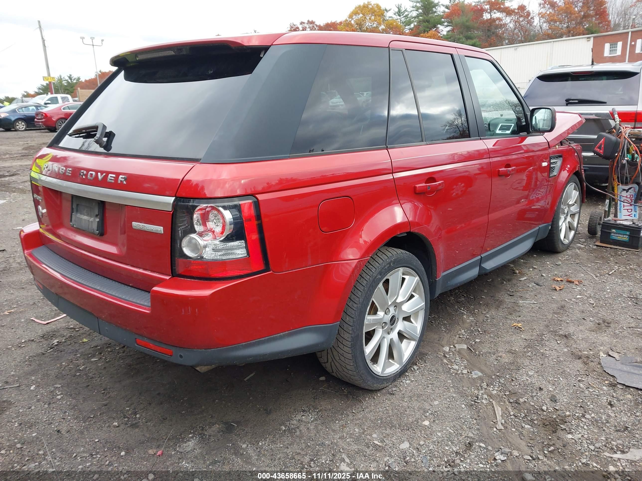 LAND ROVER image 4