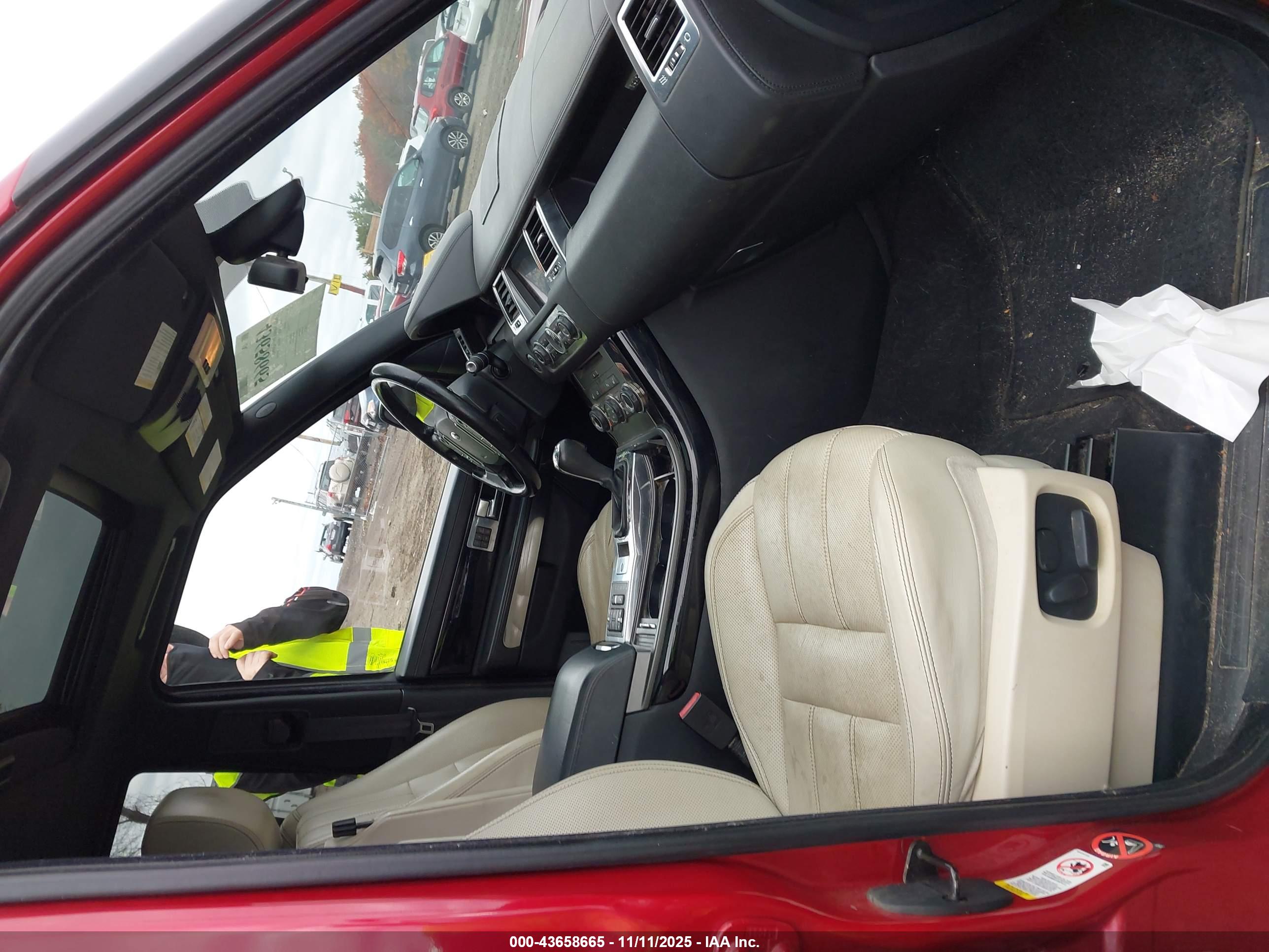LAND ROVER image 5