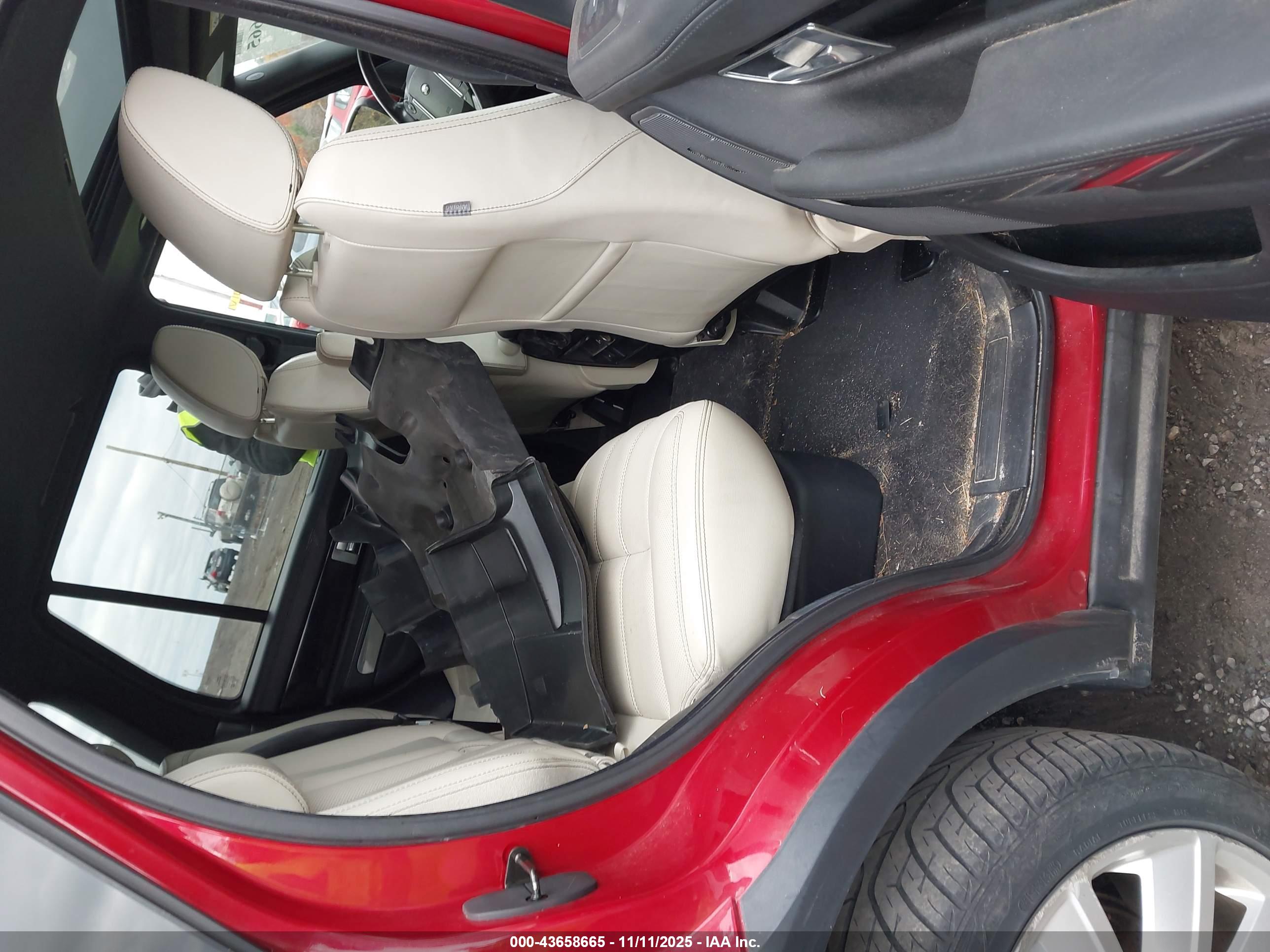 LAND ROVER image 8