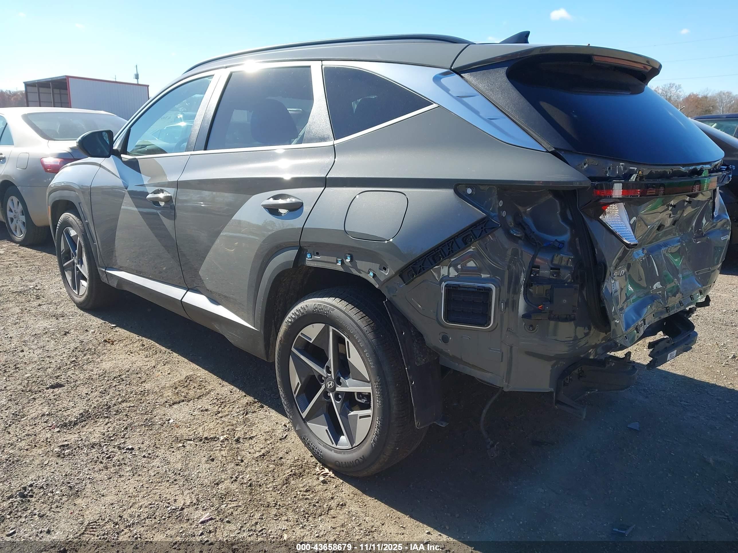 HYUNDAI TUCSON image 3