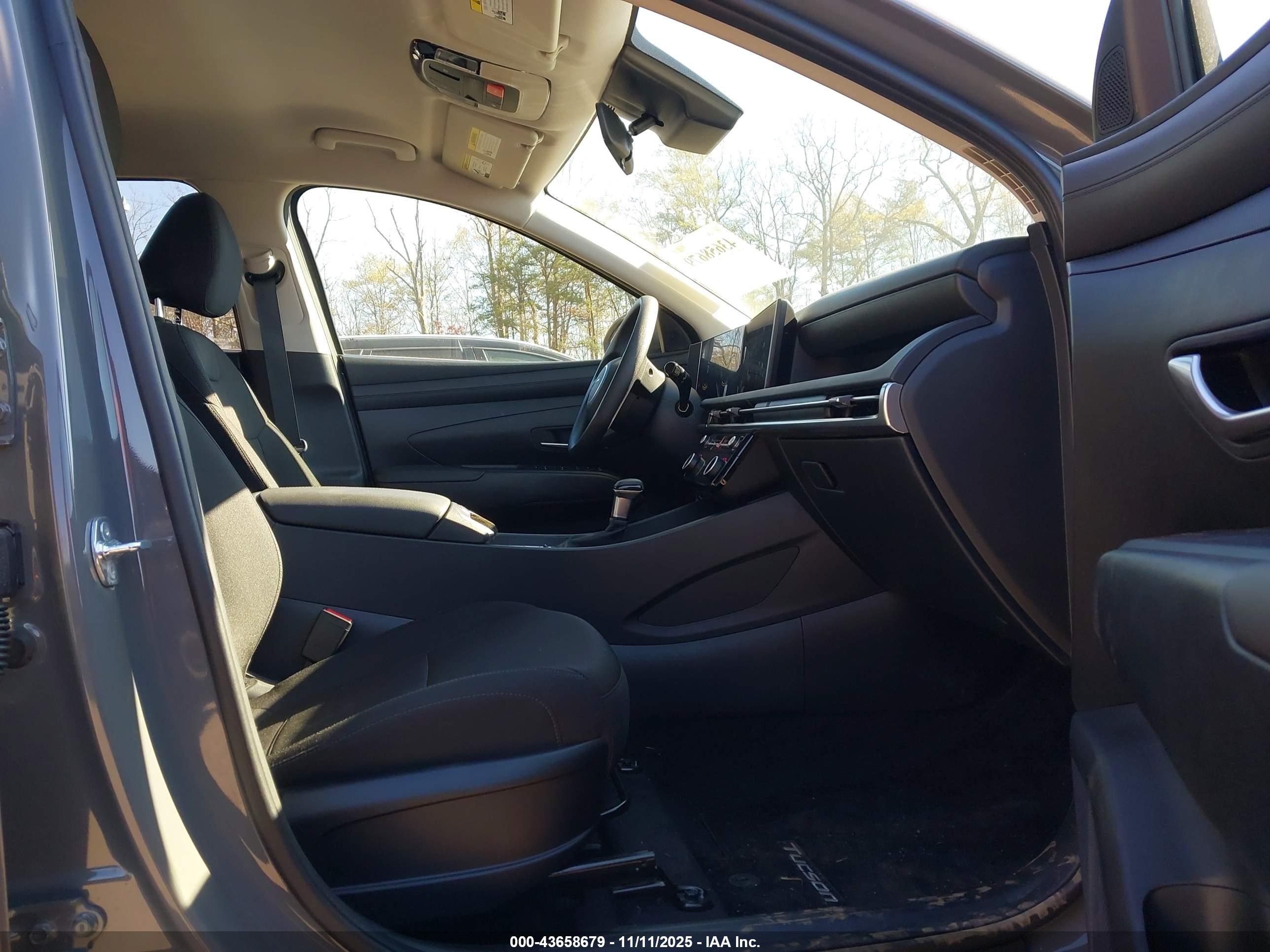 HYUNDAI TUCSON image 5