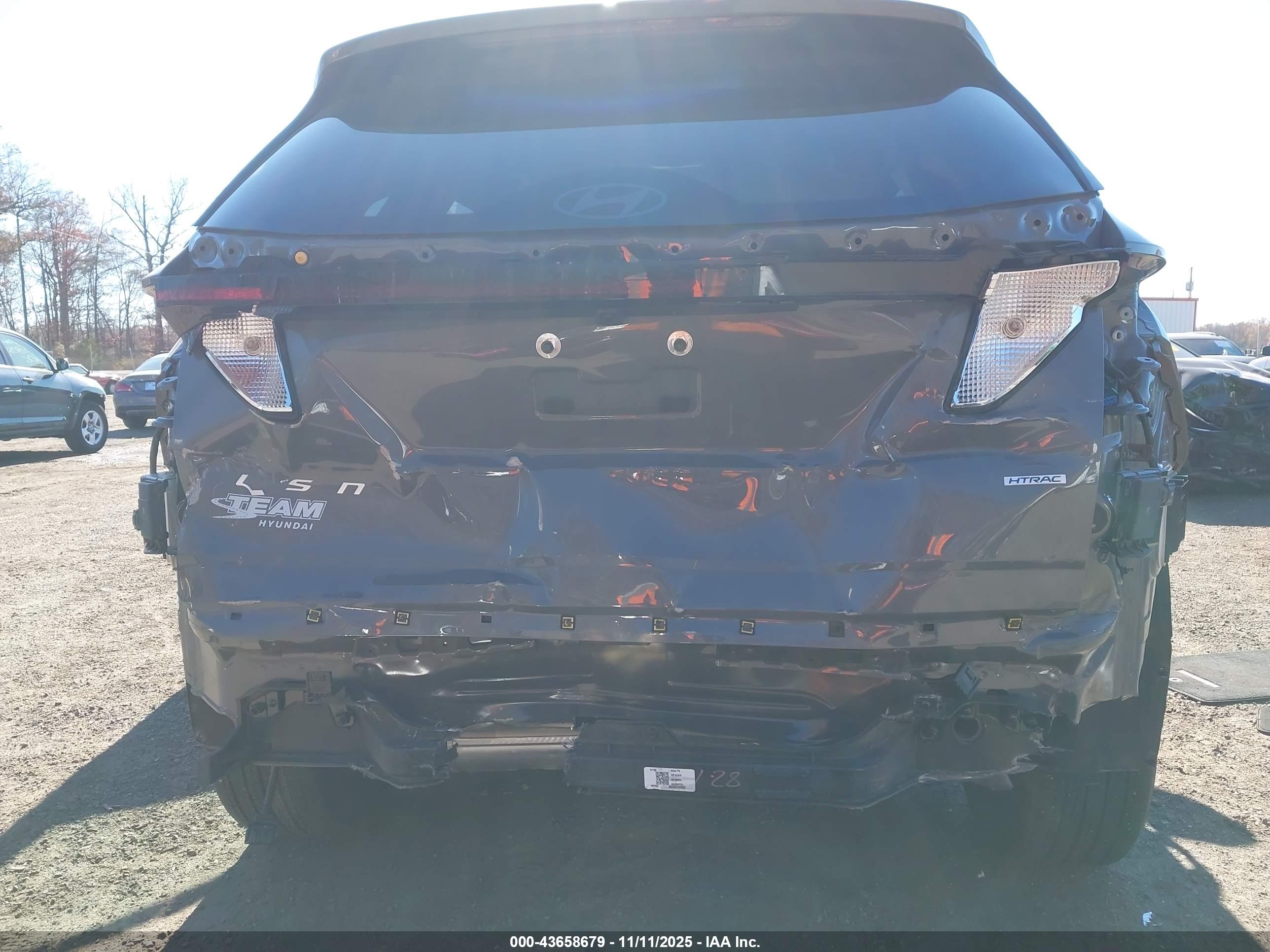 HYUNDAI TUCSON image 6