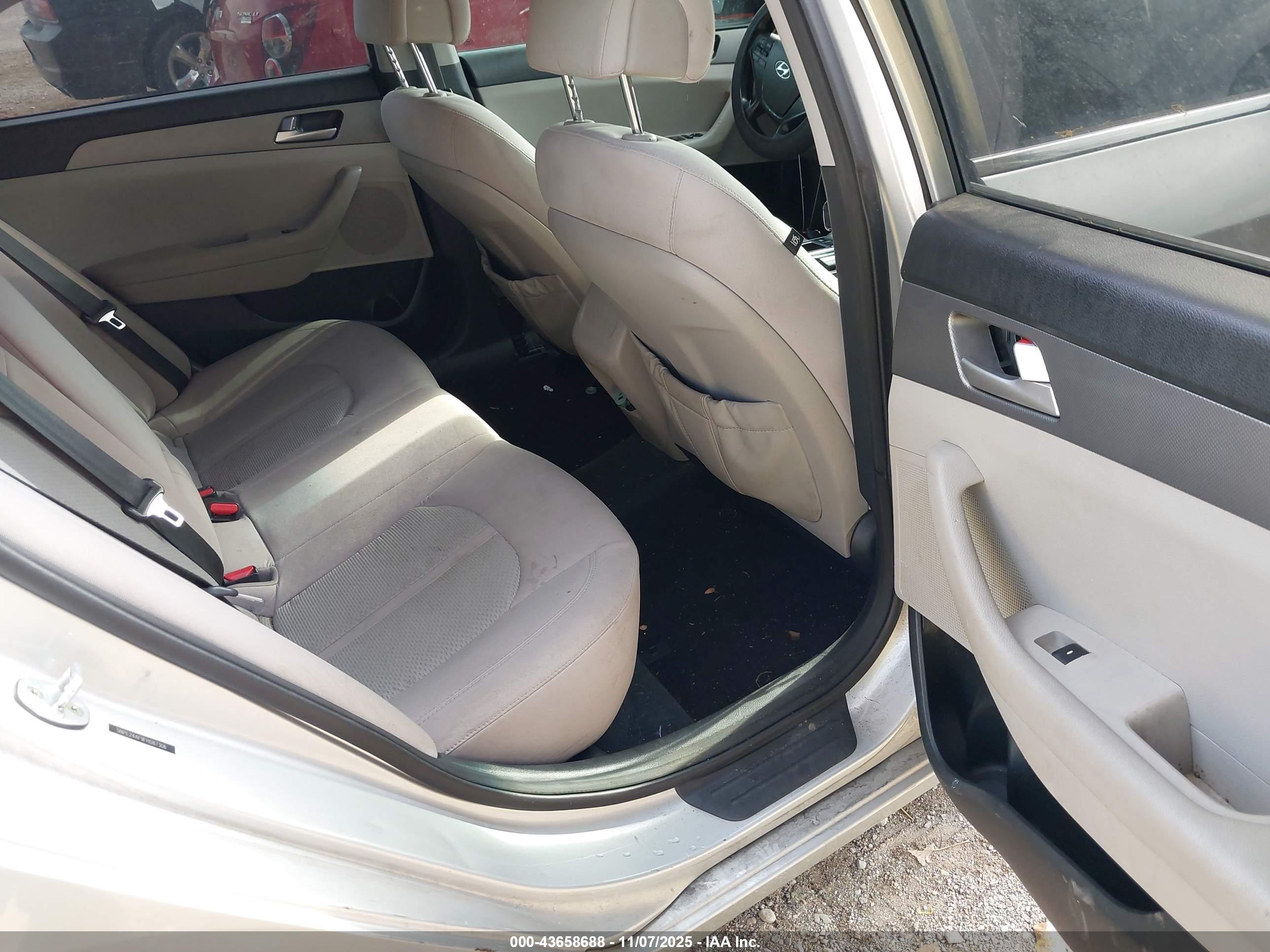 HYUNDAI SONATA image 8