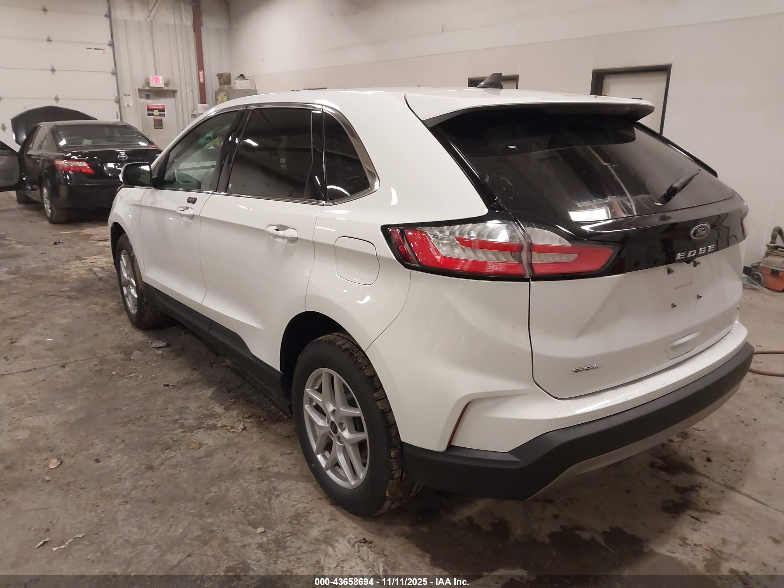 FORD EDGE image 3