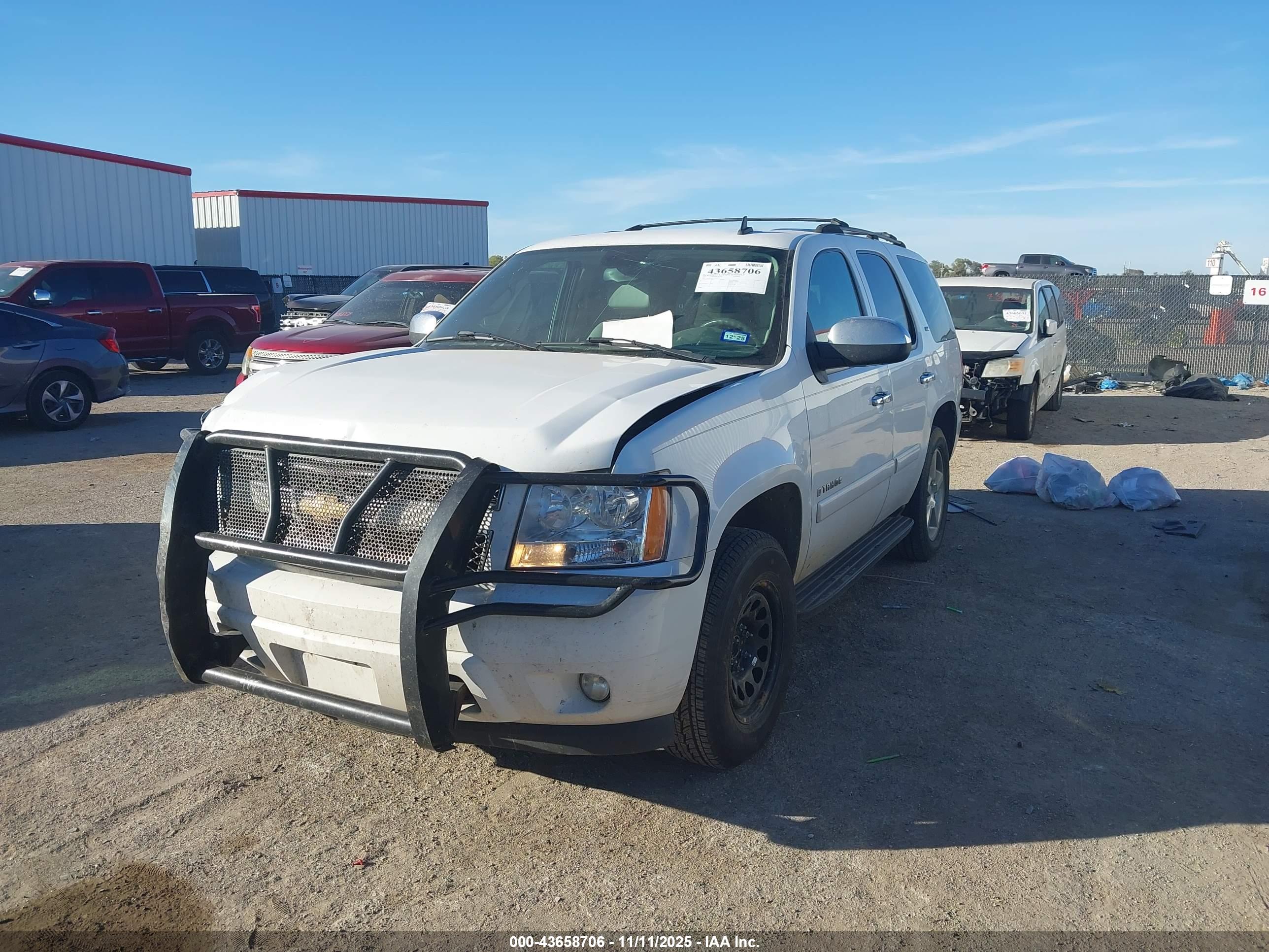 CHEVROLET TAHOE image 2