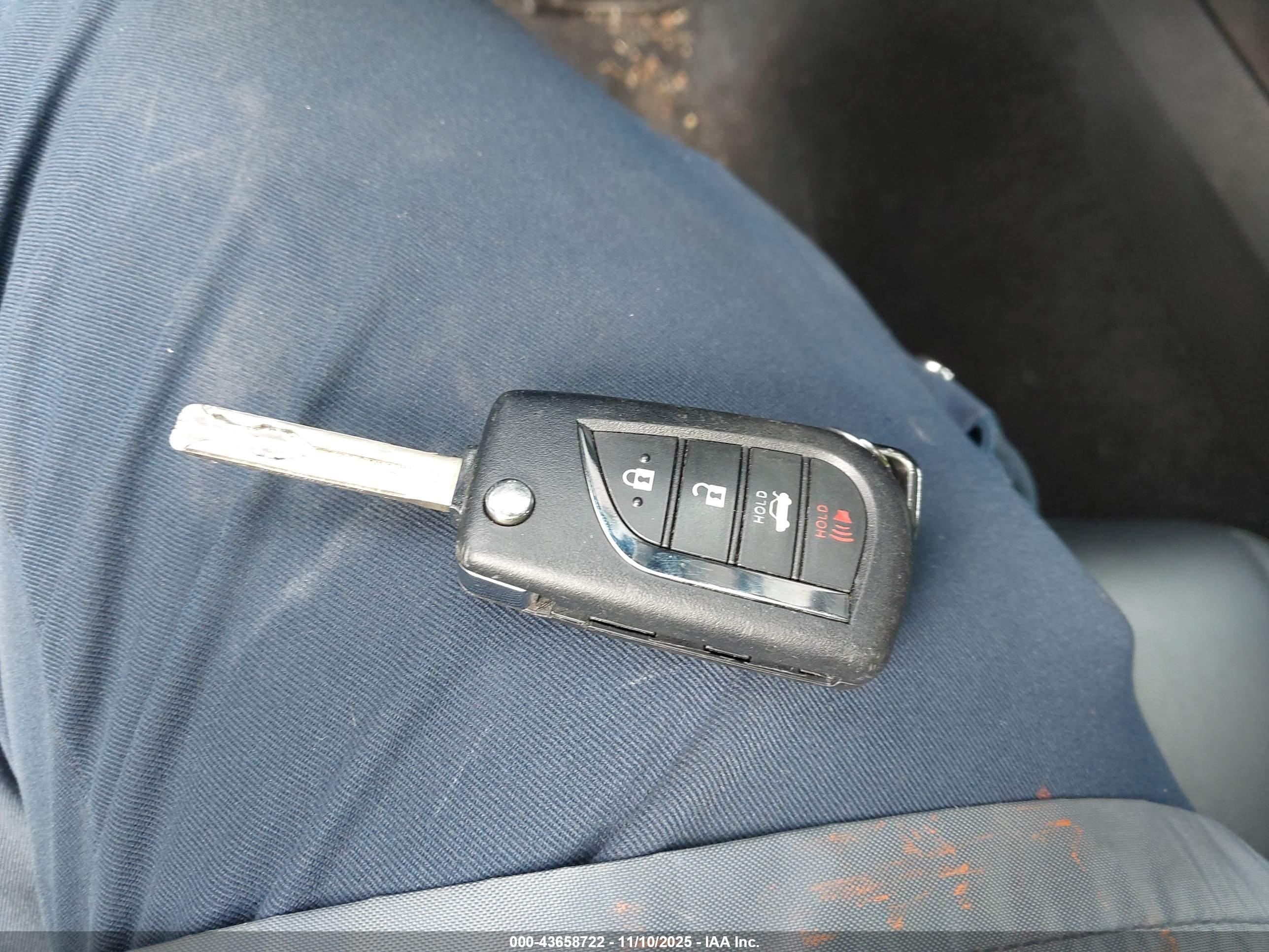 TOYOTA CAMRY image 11