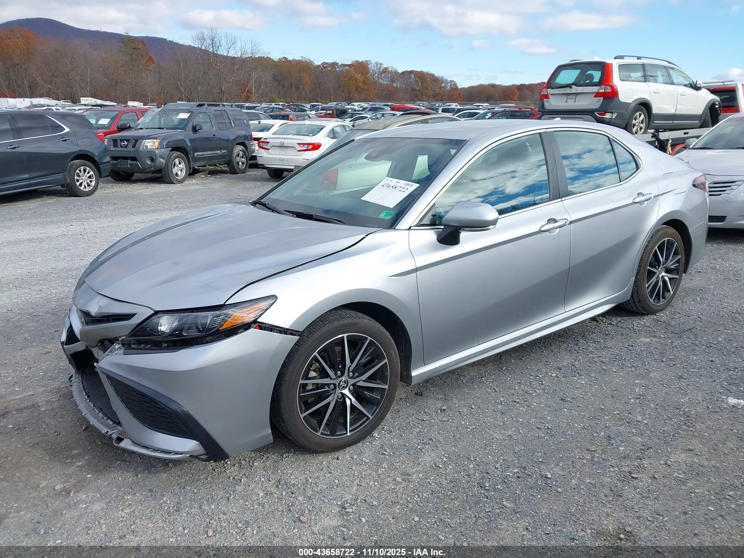 TOYOTA CAMRY image 2