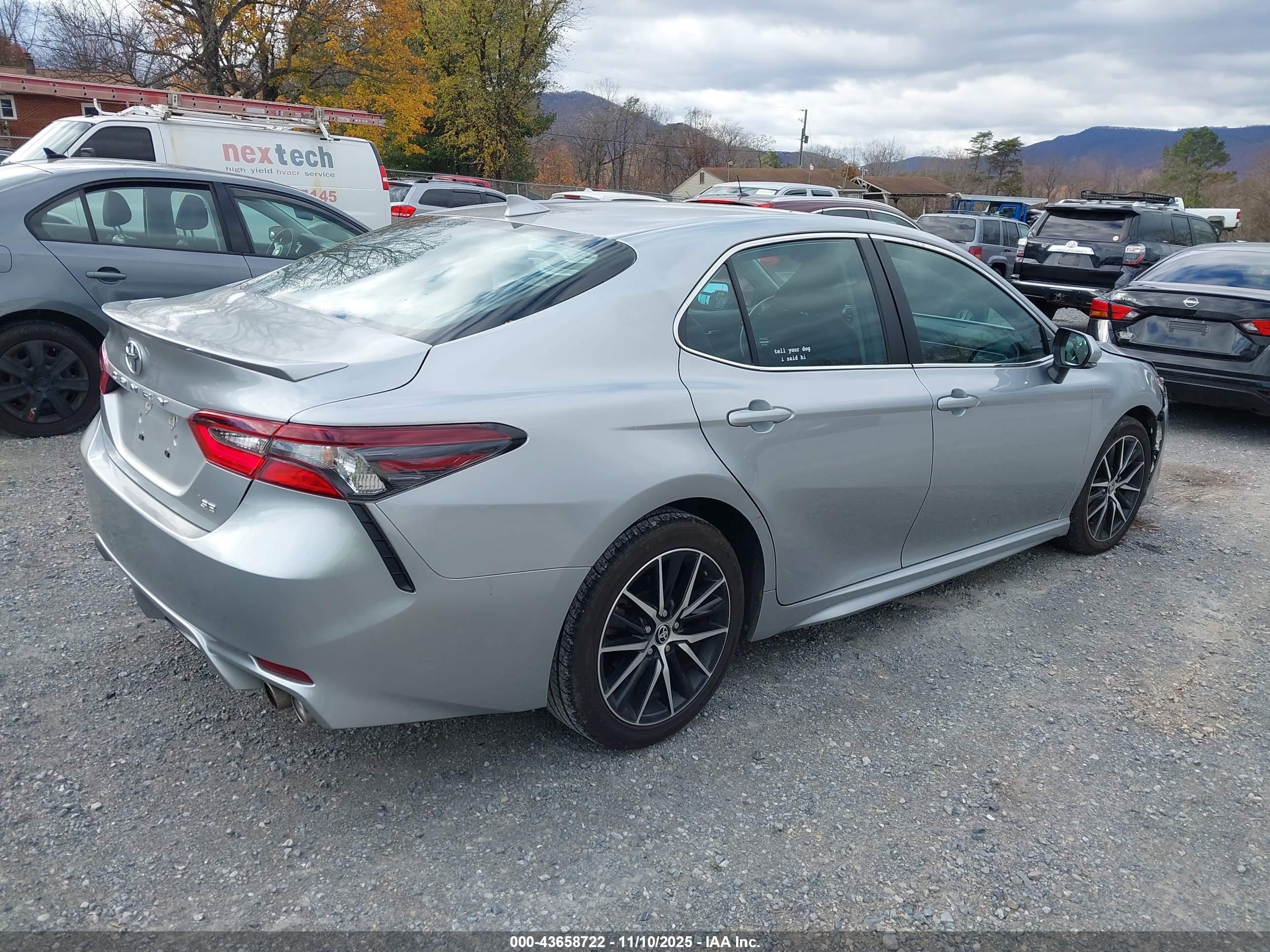 TOYOTA CAMRY image 4