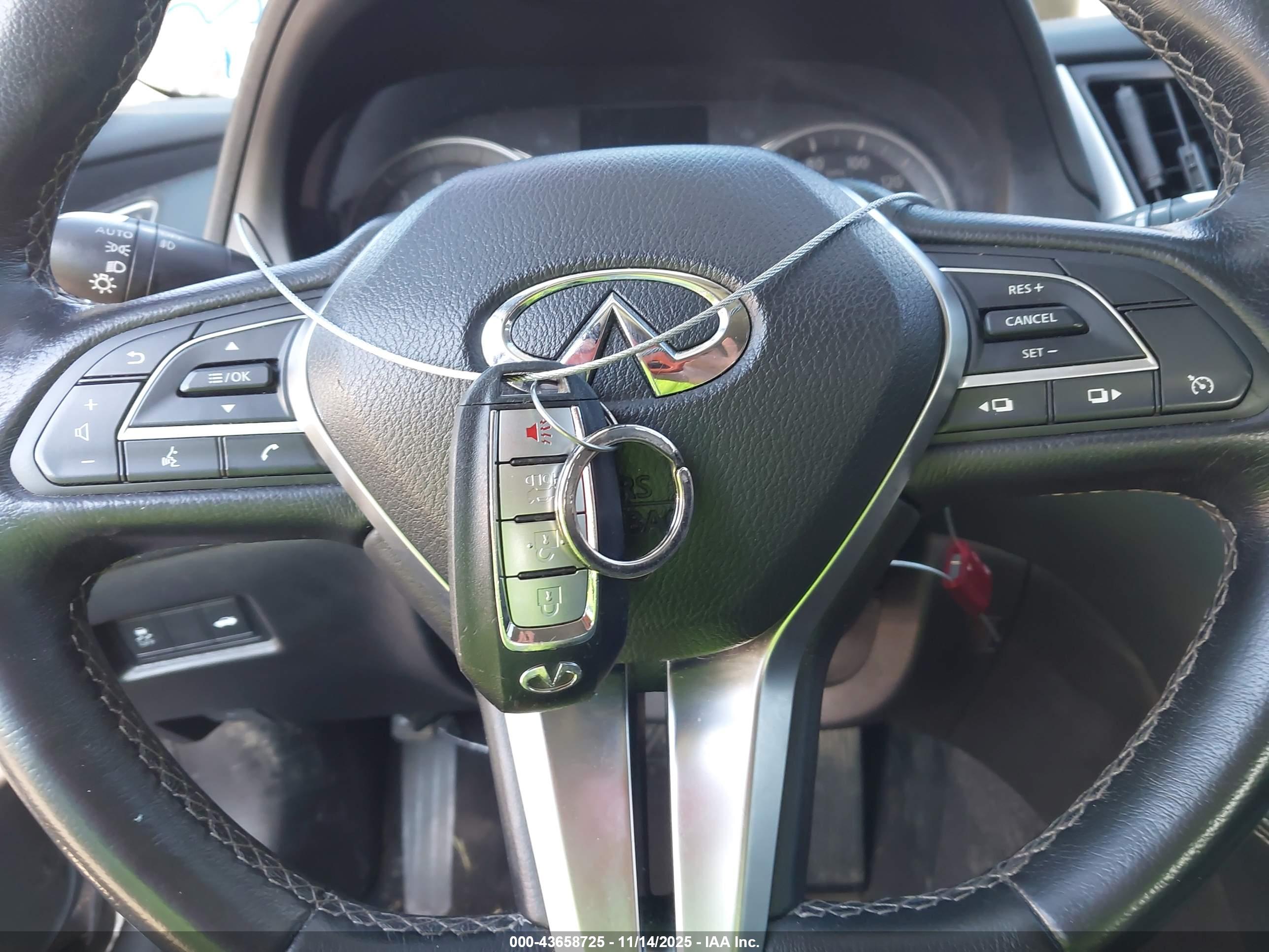 INFINITI Q50 image 11