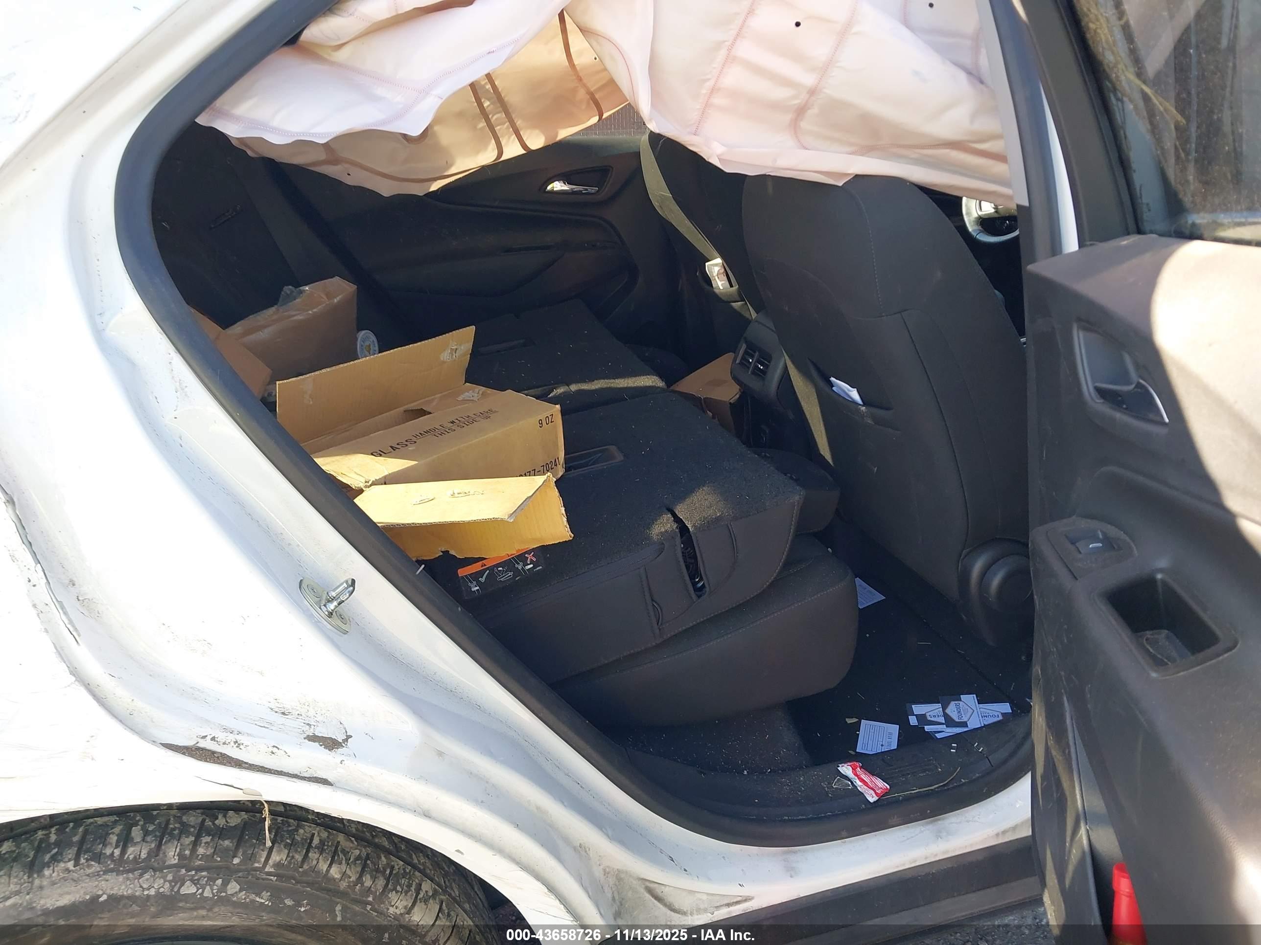 CHEVROLET EQUINOX image 8