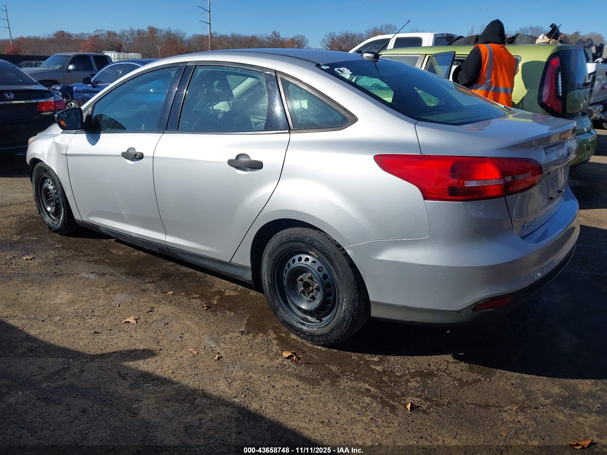 FORD FOCUS image 3