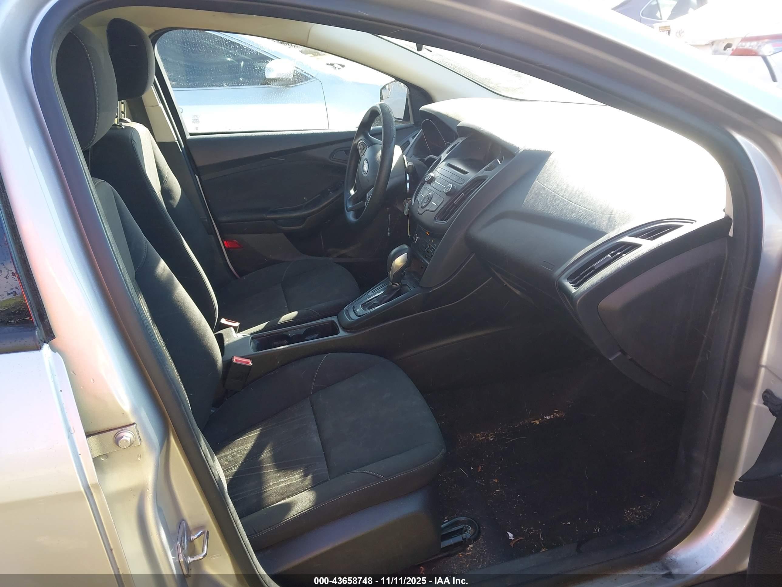 FORD FOCUS image 5