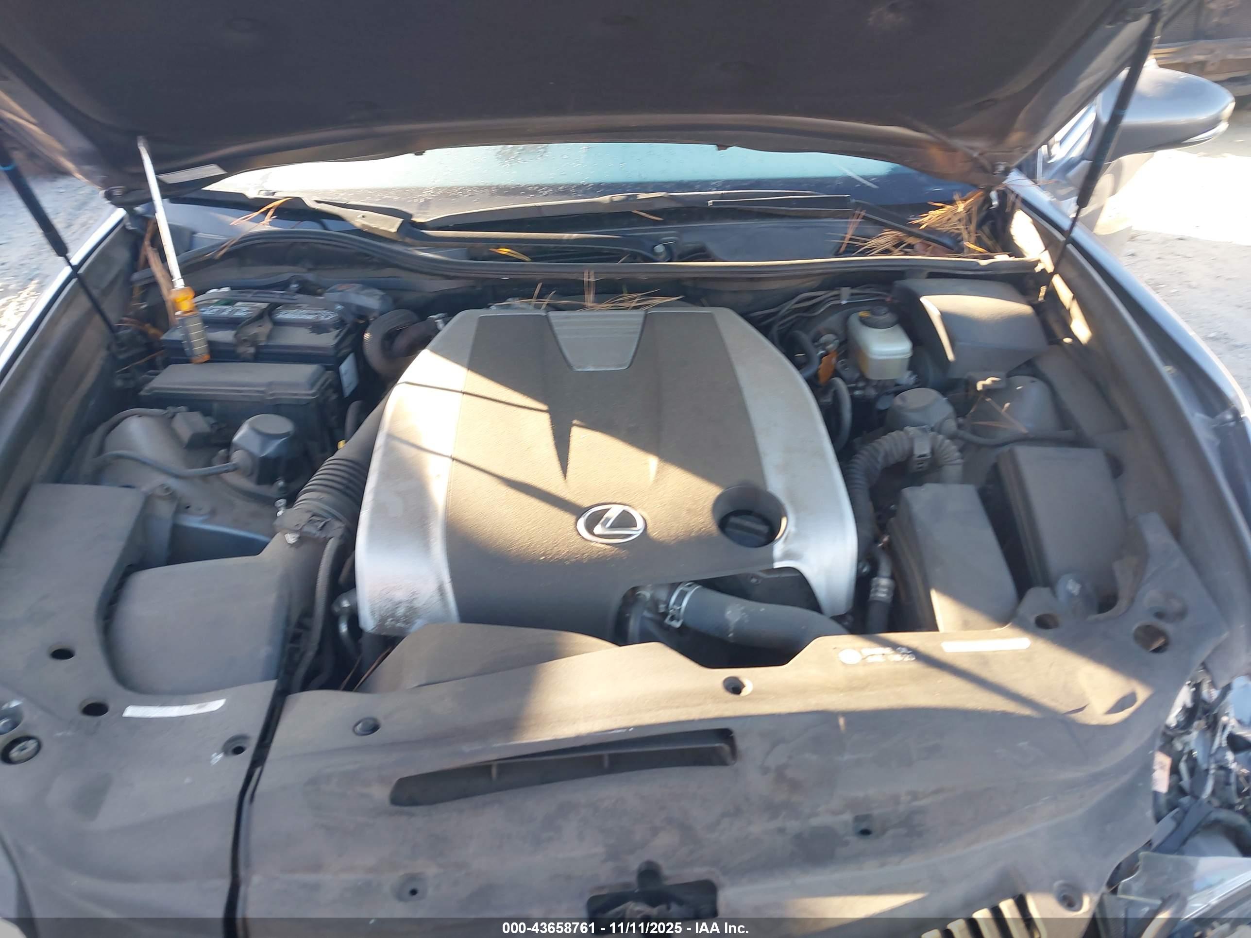 LEXUS GS image 10