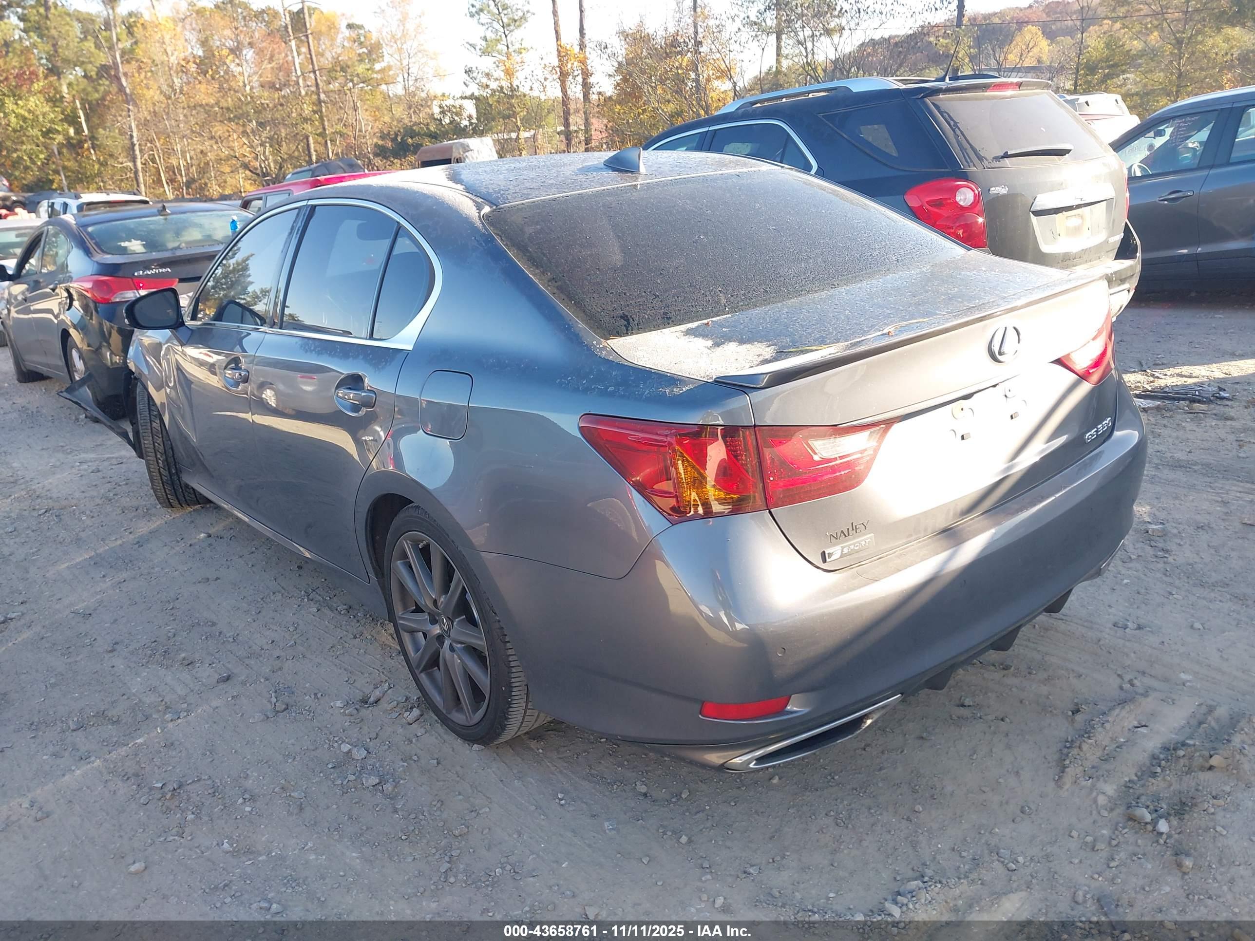 LEXUS GS image 3
