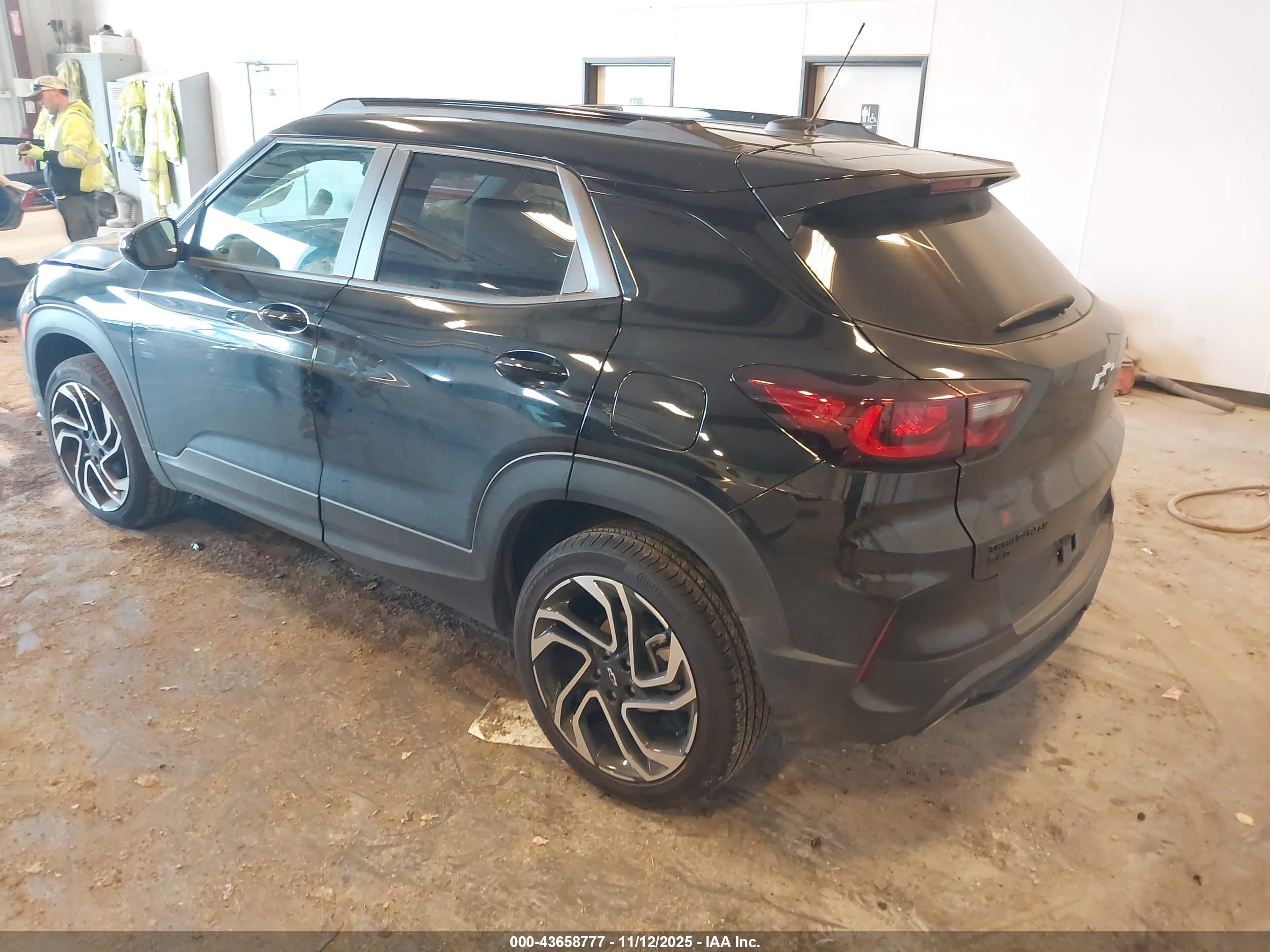 CHEVROLET TRAILBLAZER image 3