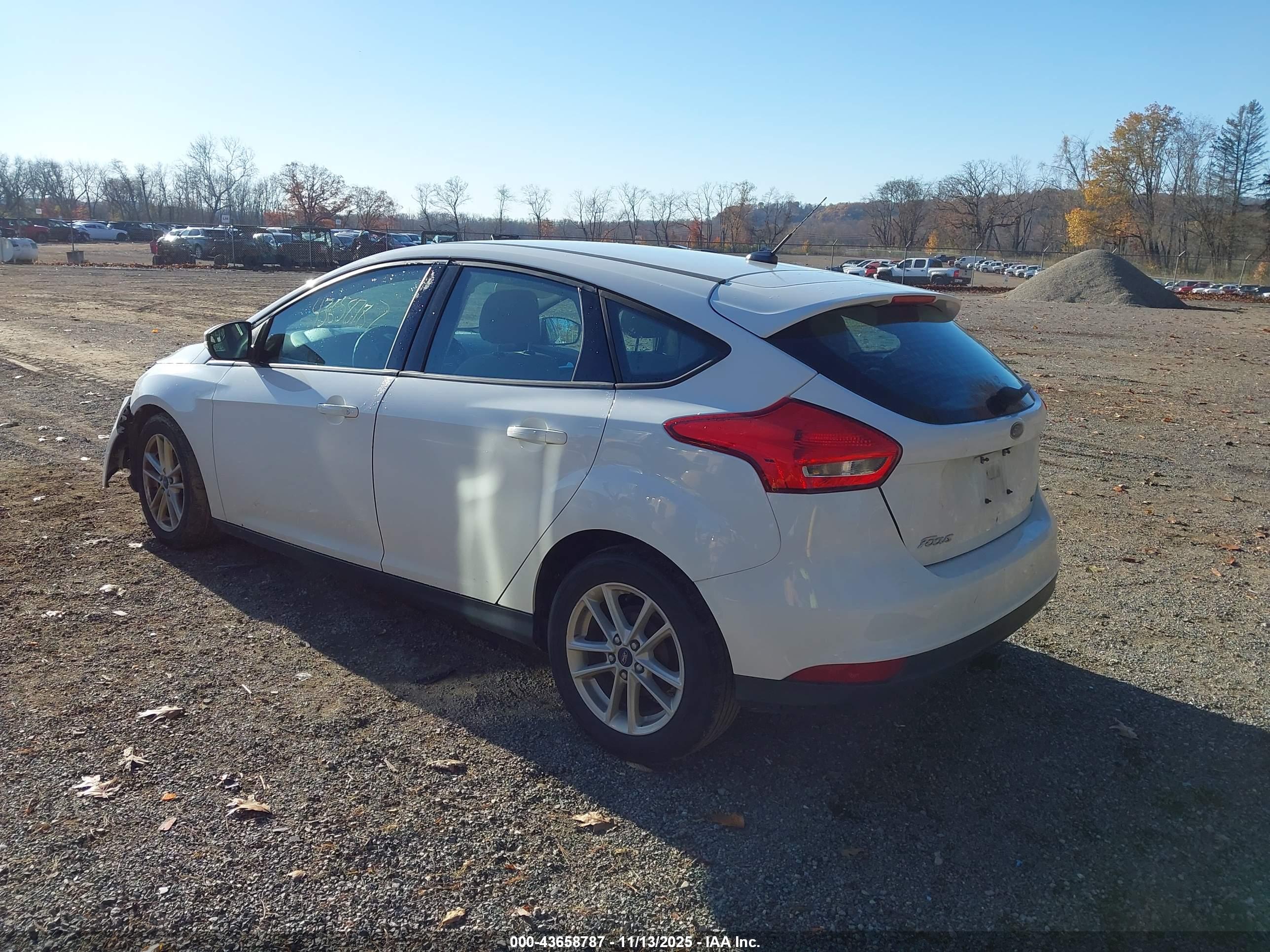 FORD FOCUS image 3
