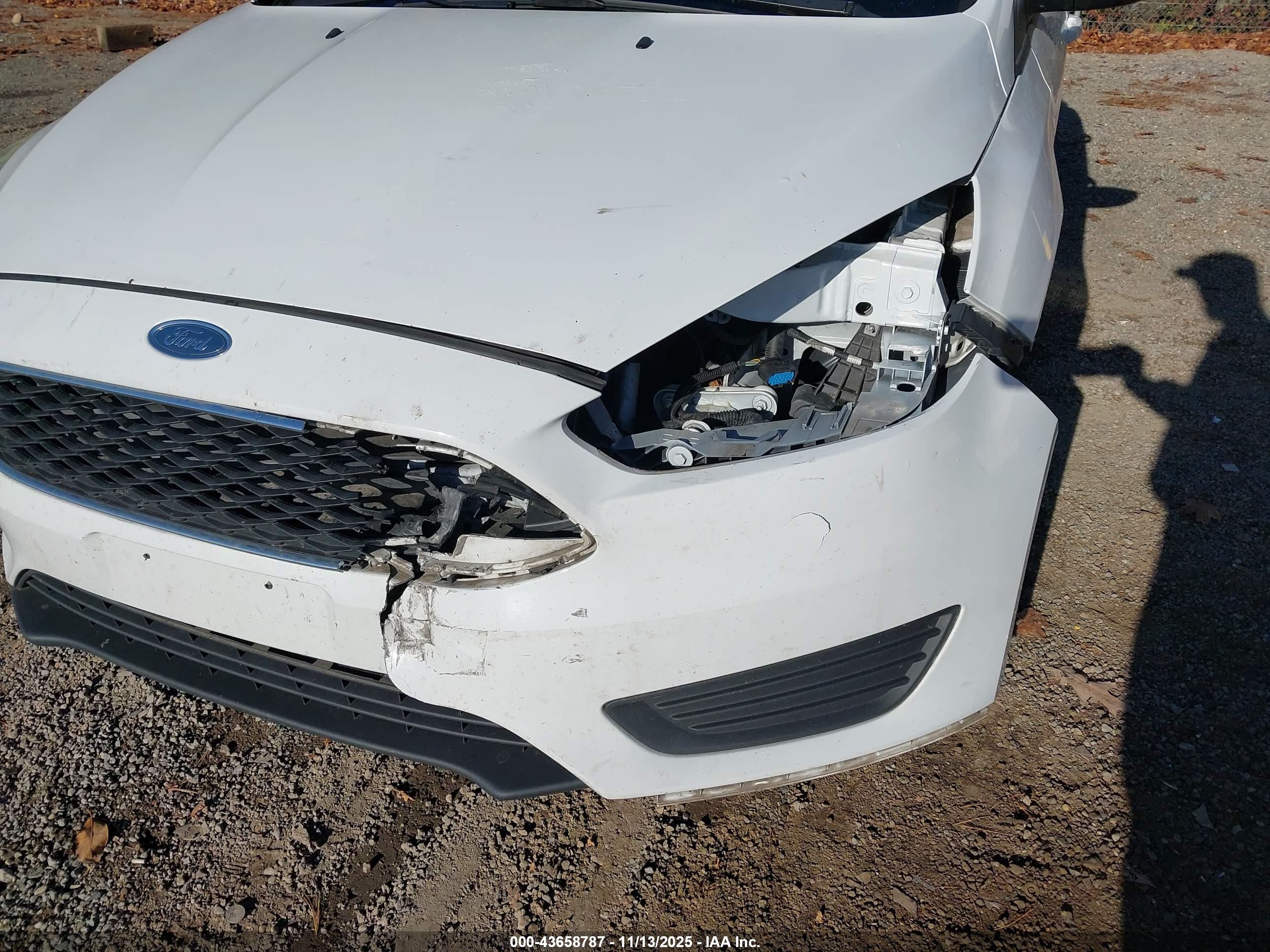 FORD FOCUS image 6
