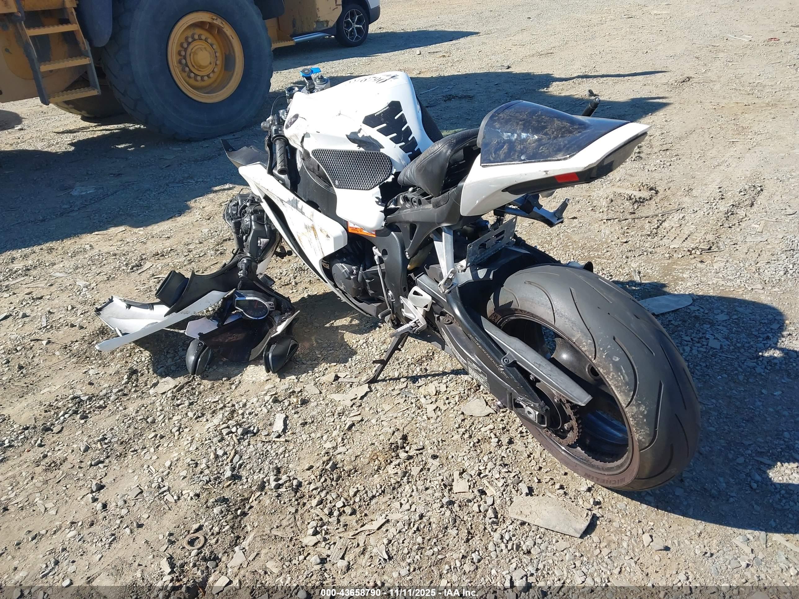 HONDA CBR1000 image 3