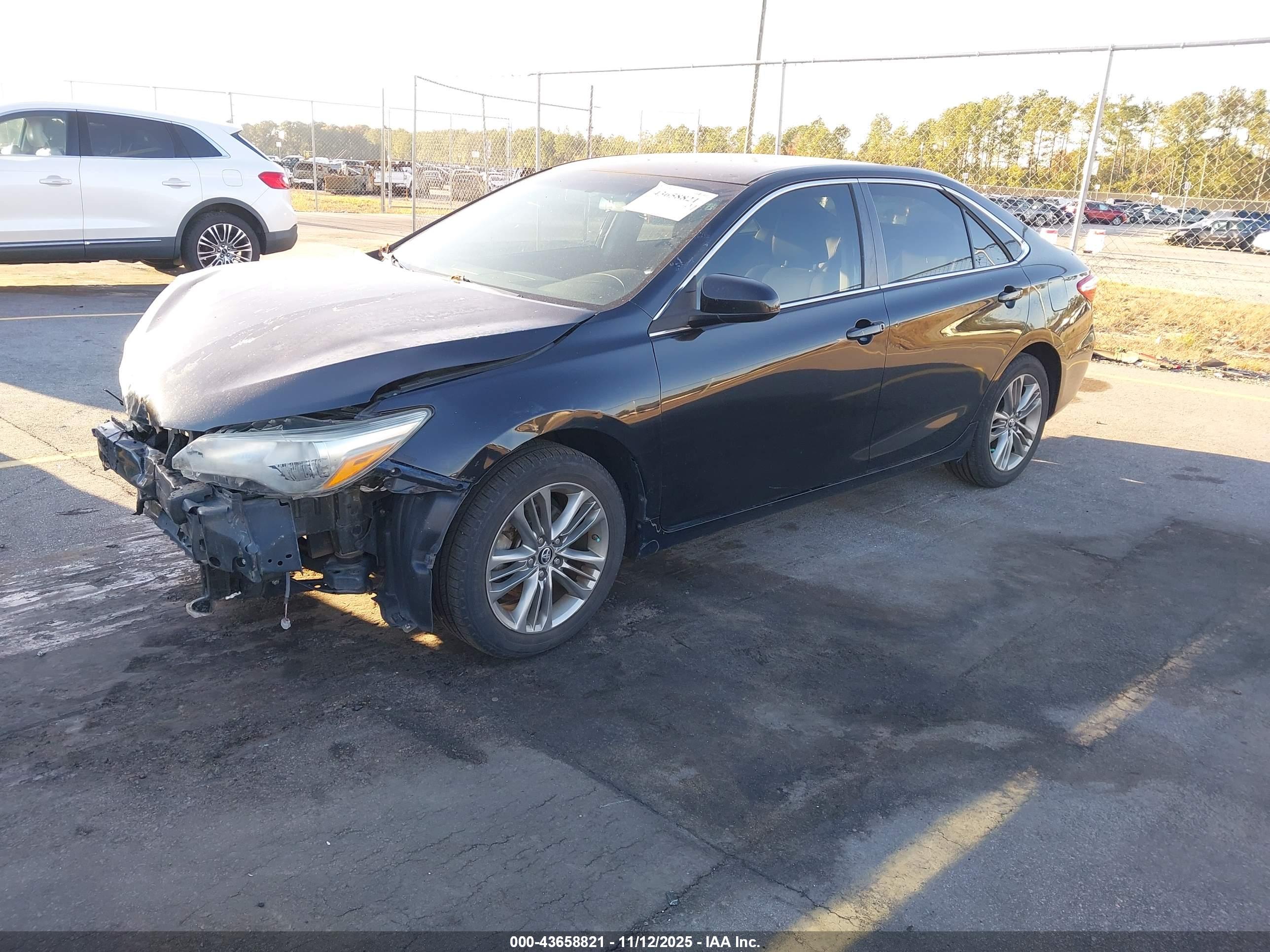 TOYOTA CAMRY image 2