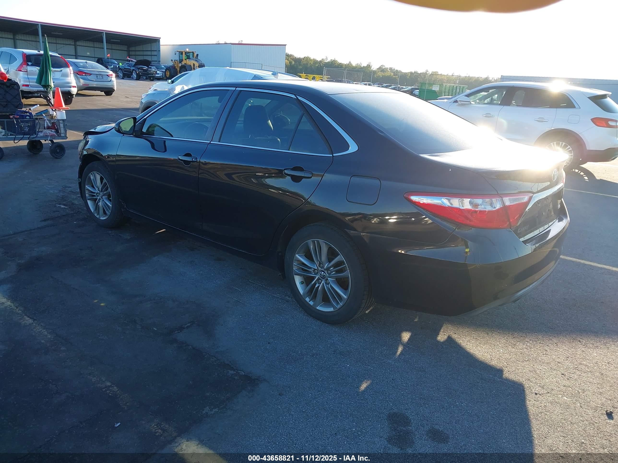 TOYOTA CAMRY image 3
