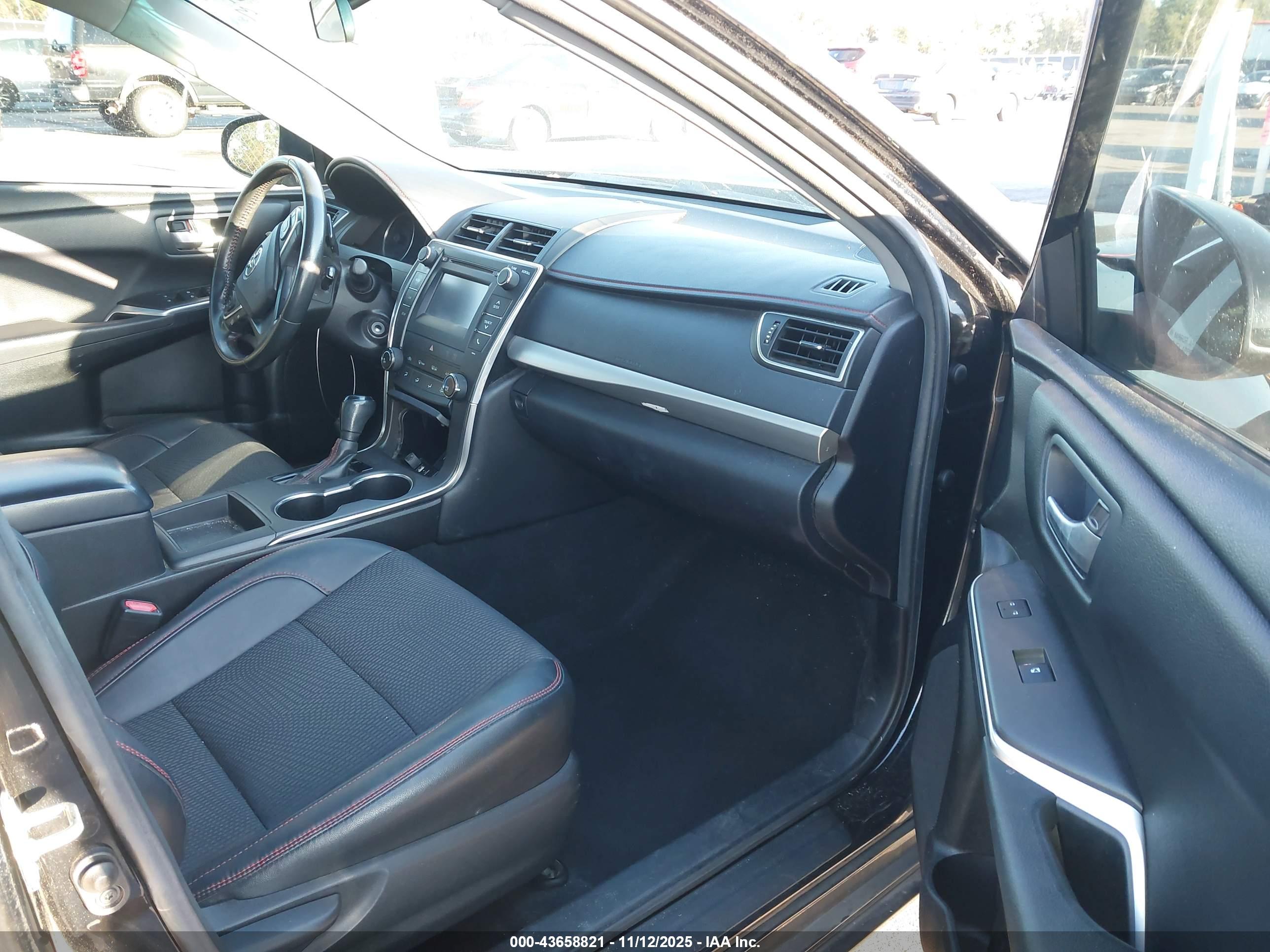TOYOTA CAMRY image 5