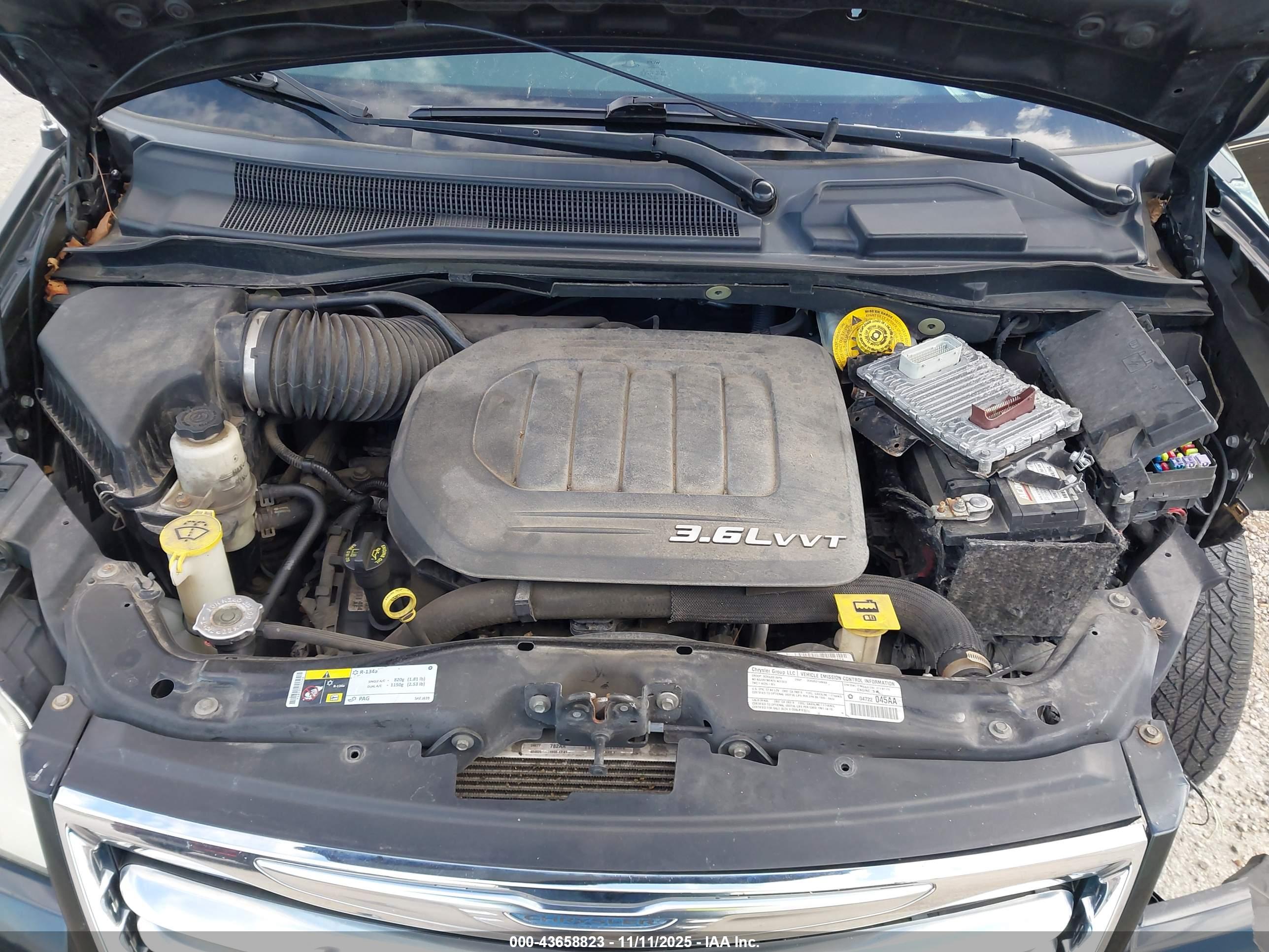 CHRYSLER TOWN image 10