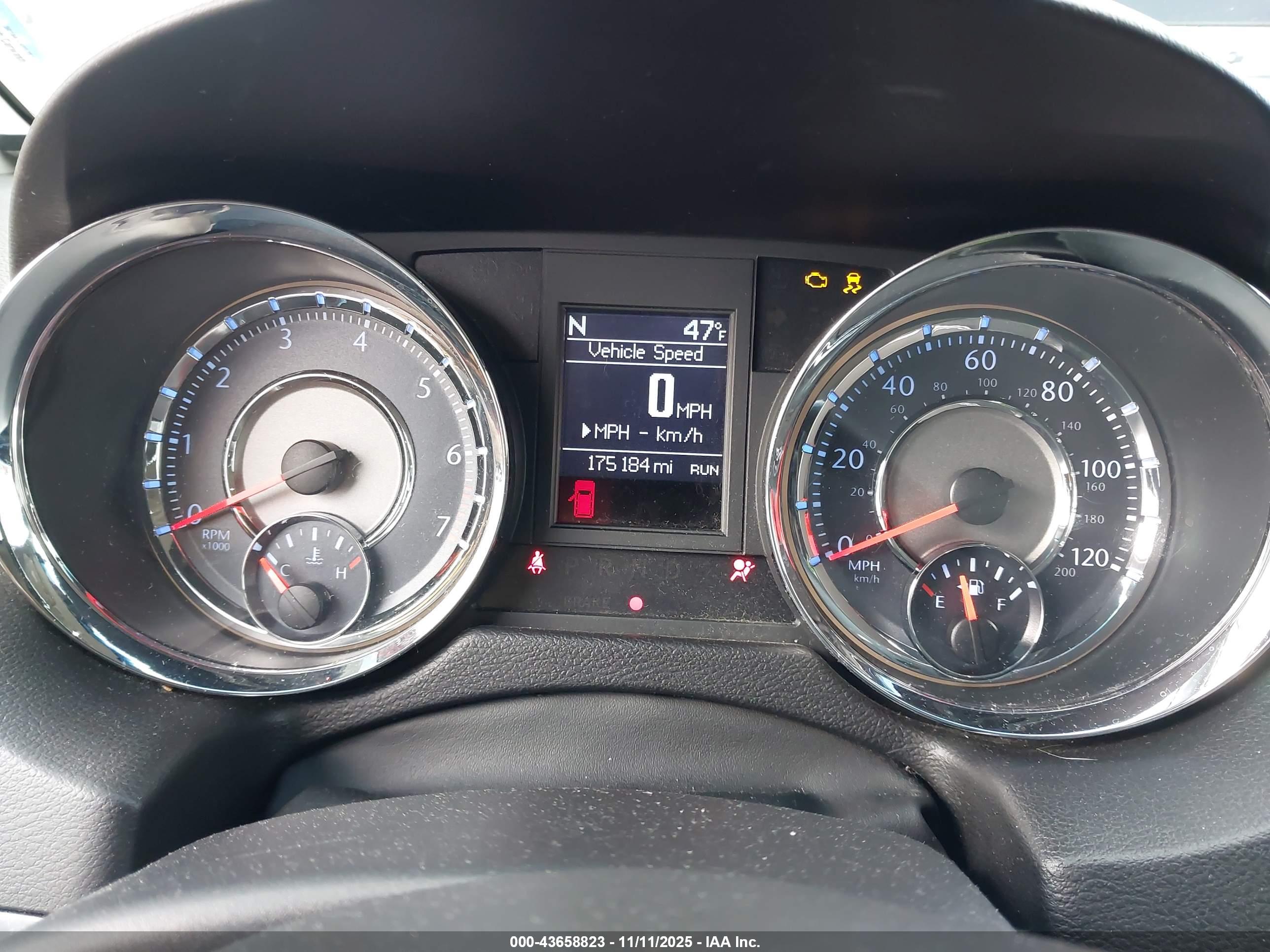 CHRYSLER TOWN image 7
