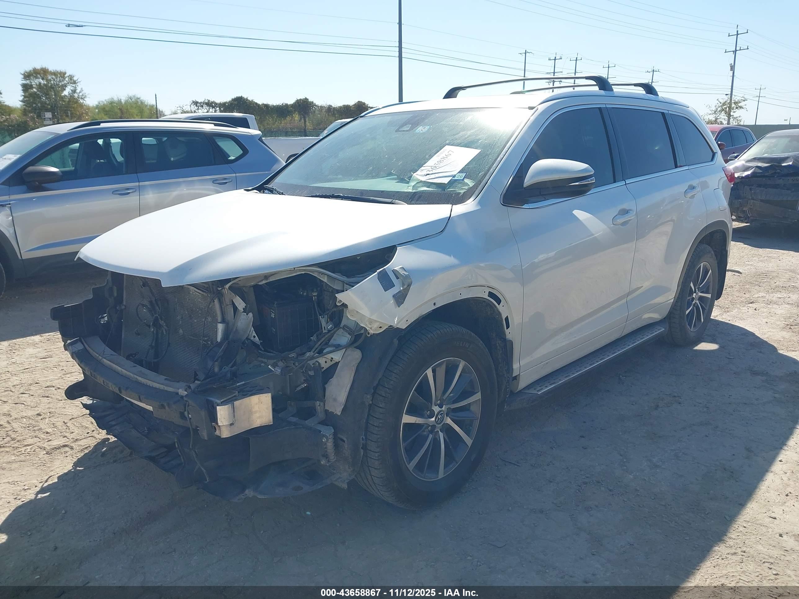 TOYOTA HIGHLANDER image 2