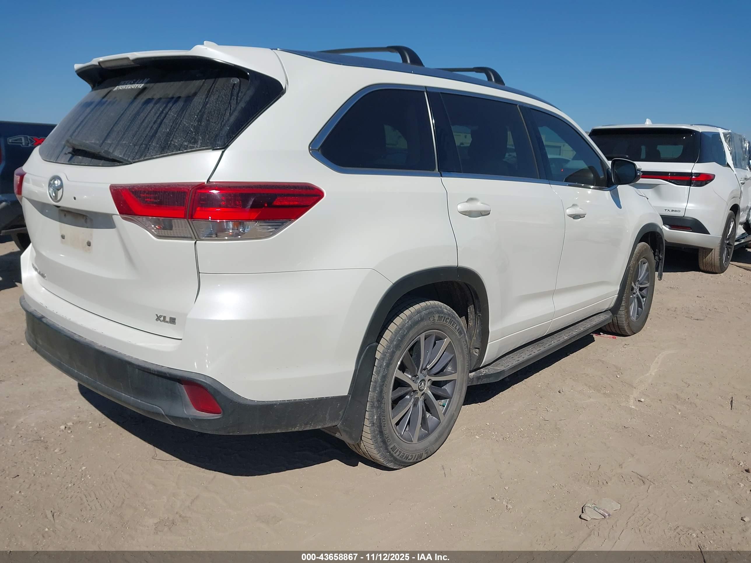 TOYOTA HIGHLANDER image 4