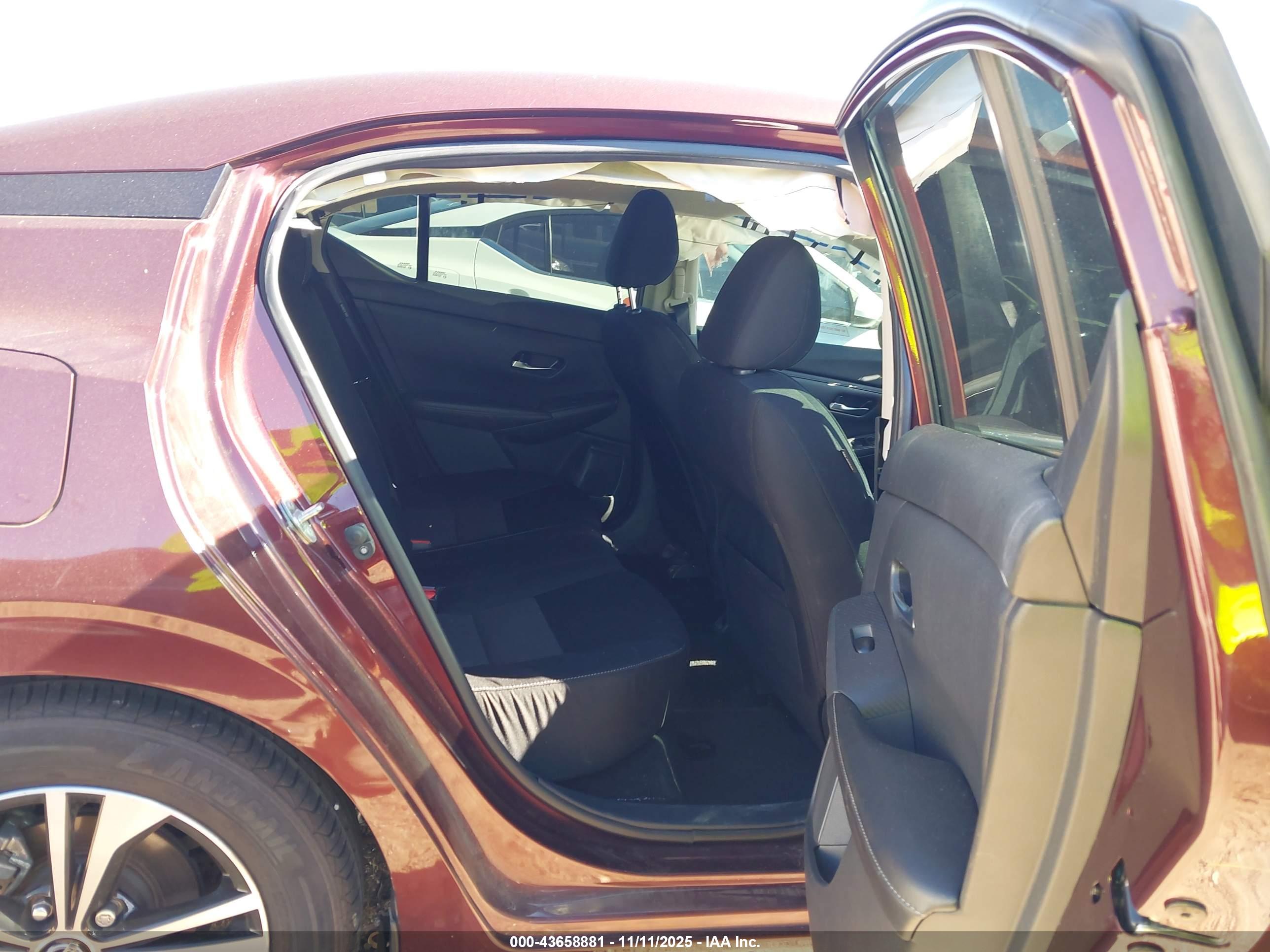 NISSAN SENTRA image 8