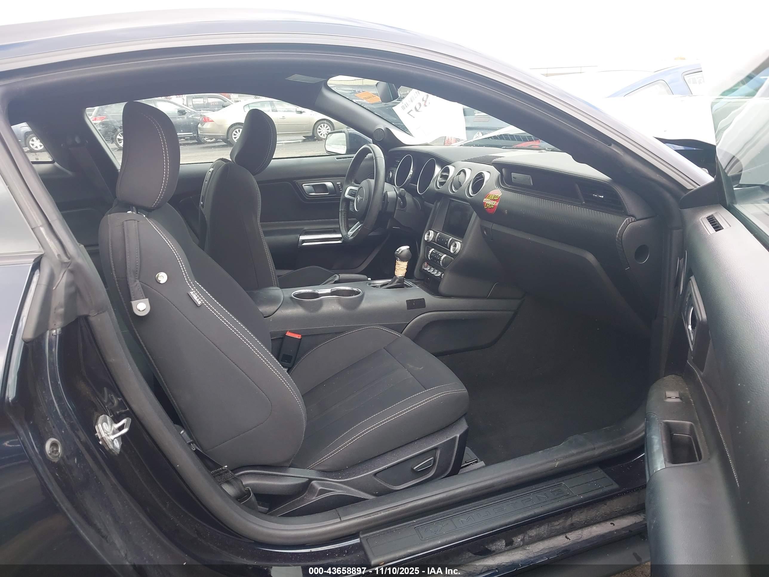 FORD MUSTANG image 5