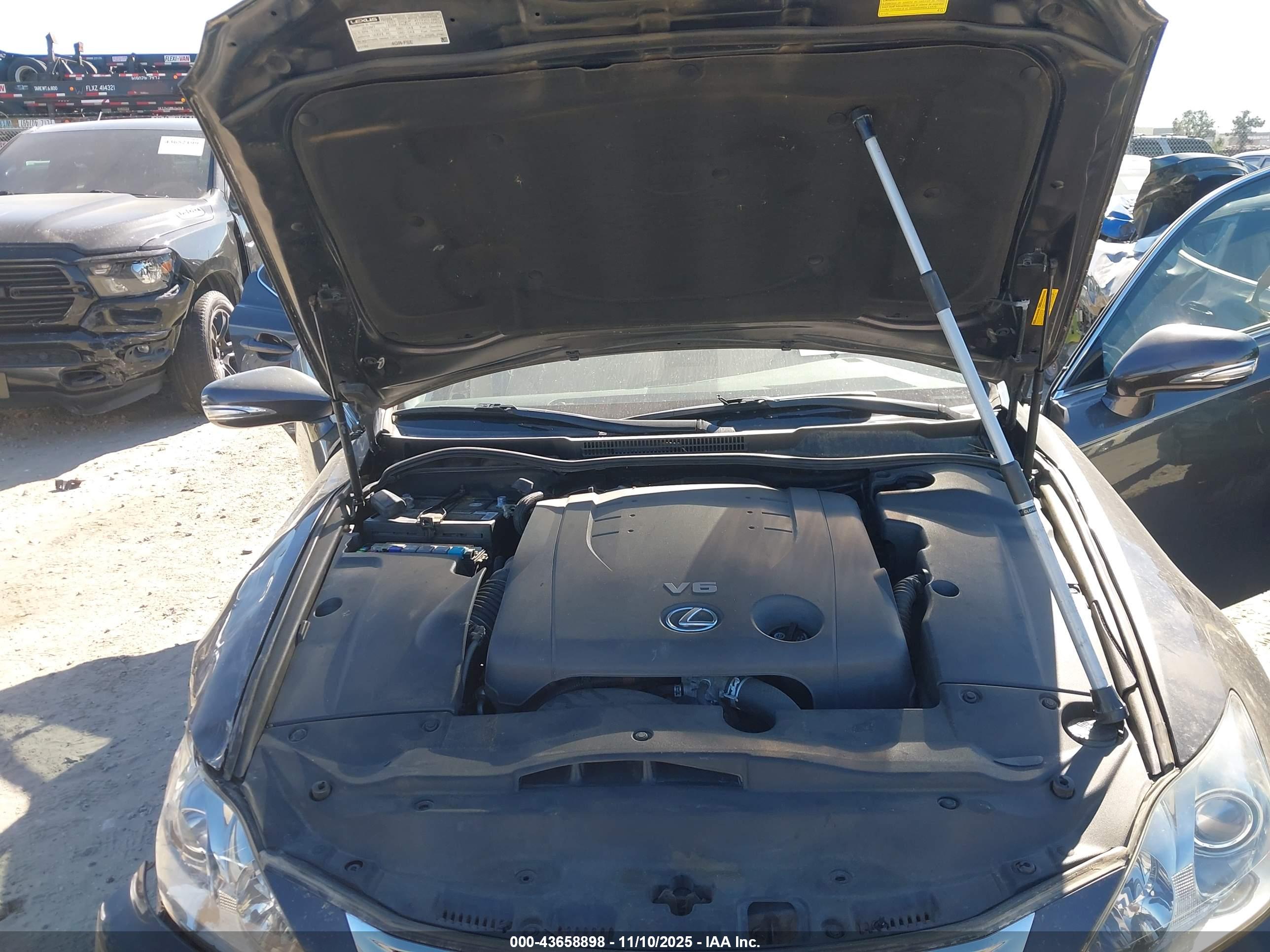 LEXUS IS image 10