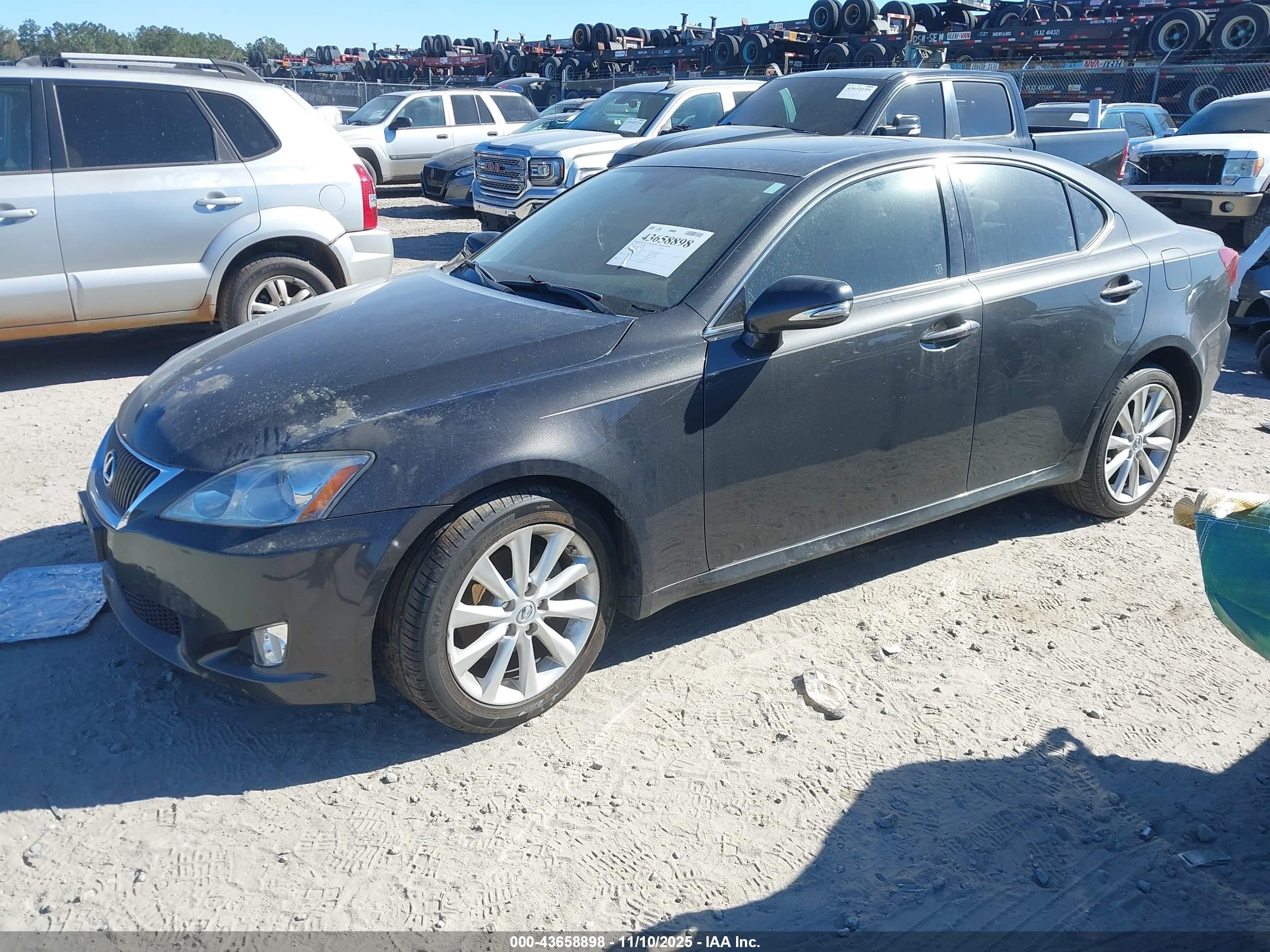 LEXUS IS image 2
