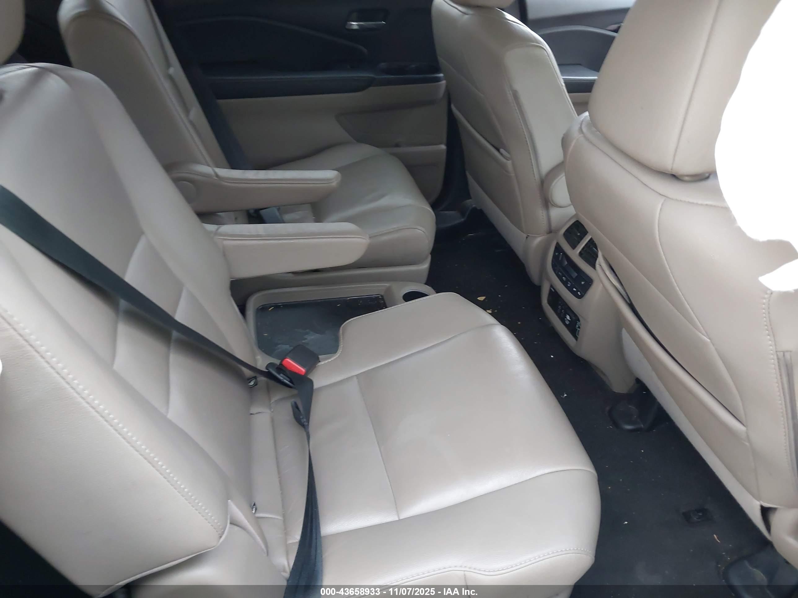 HONDA PILOT image 8