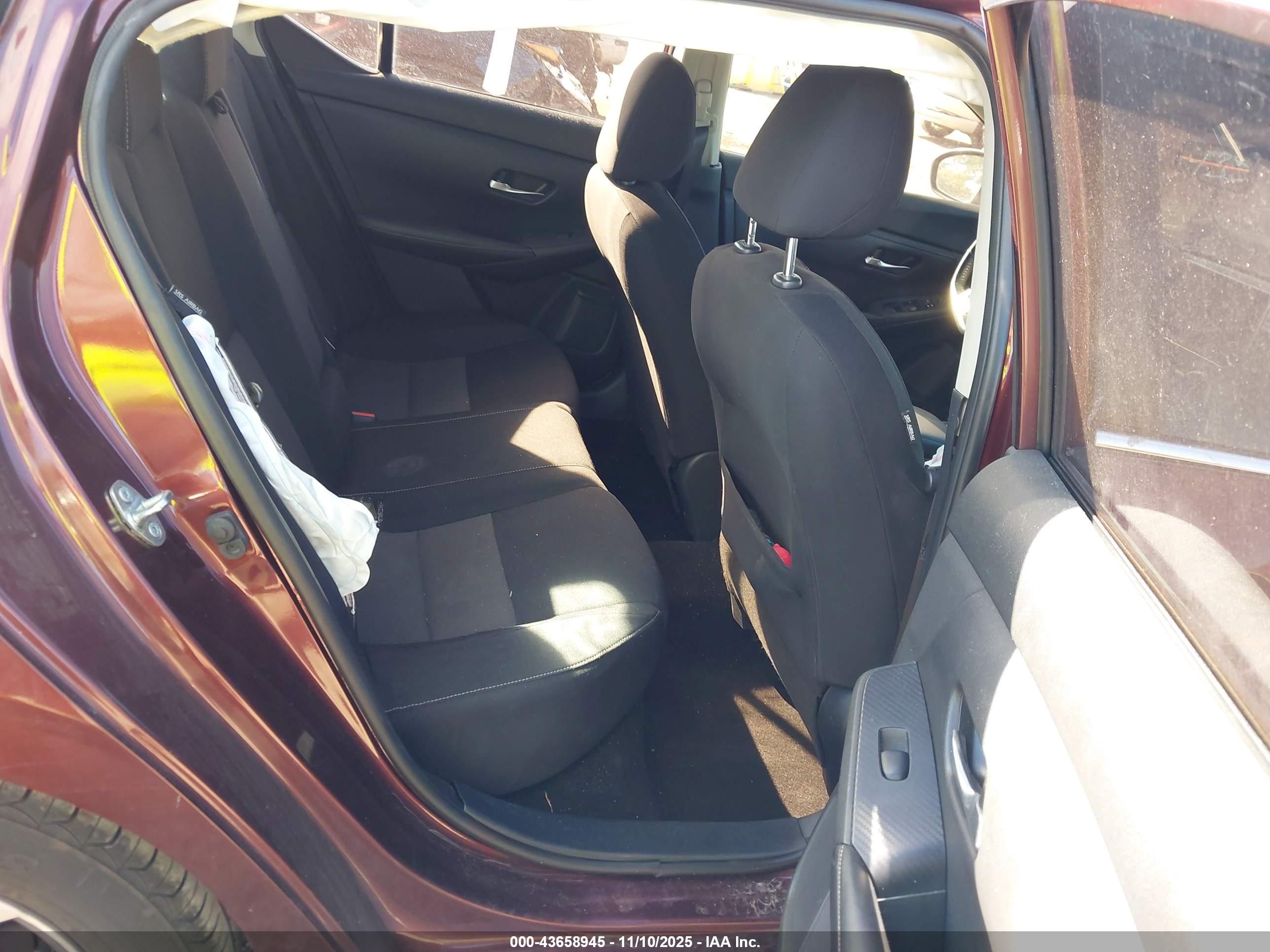 NISSAN SENTRA image 8