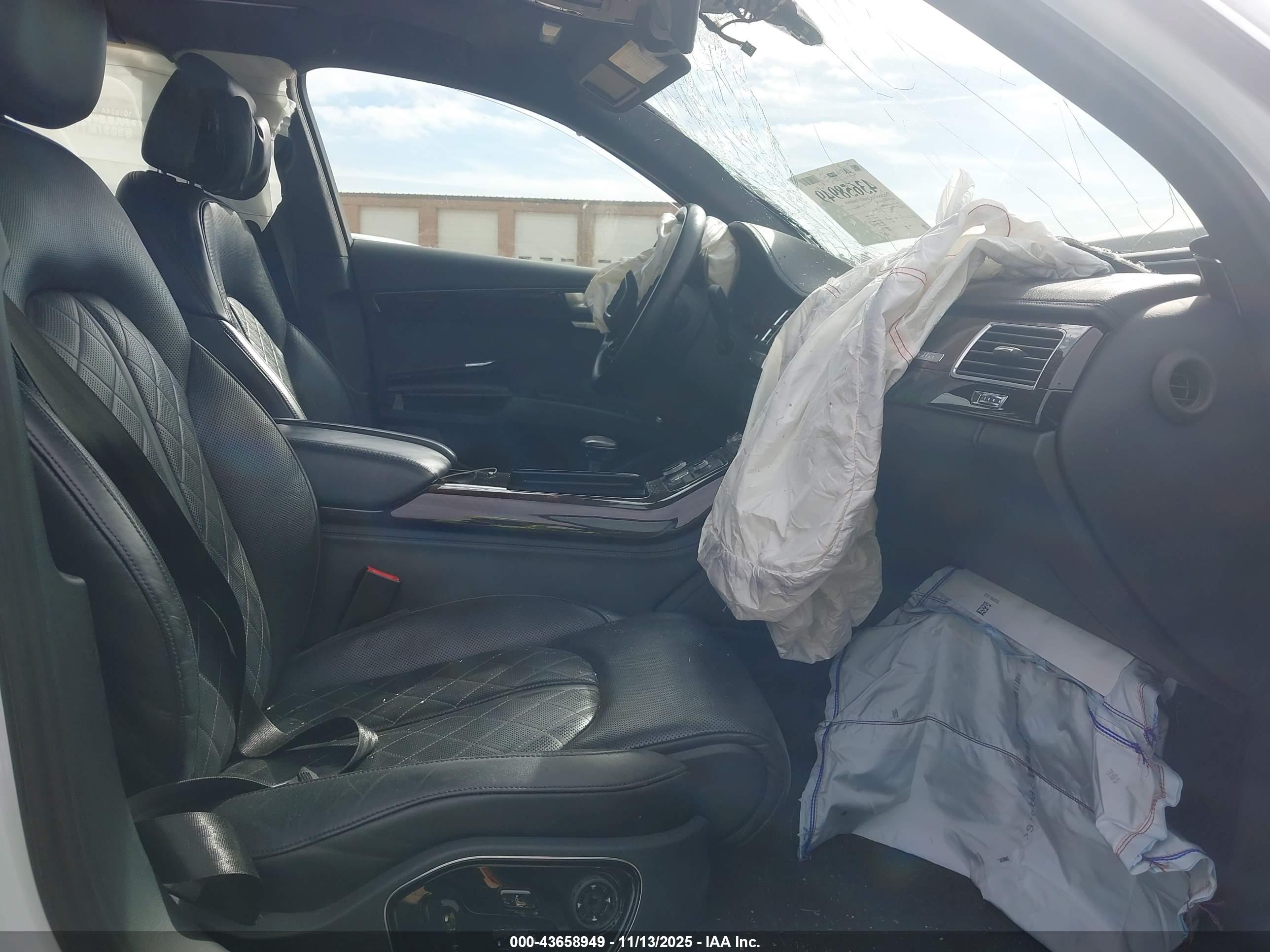 AUDI A8 image 5