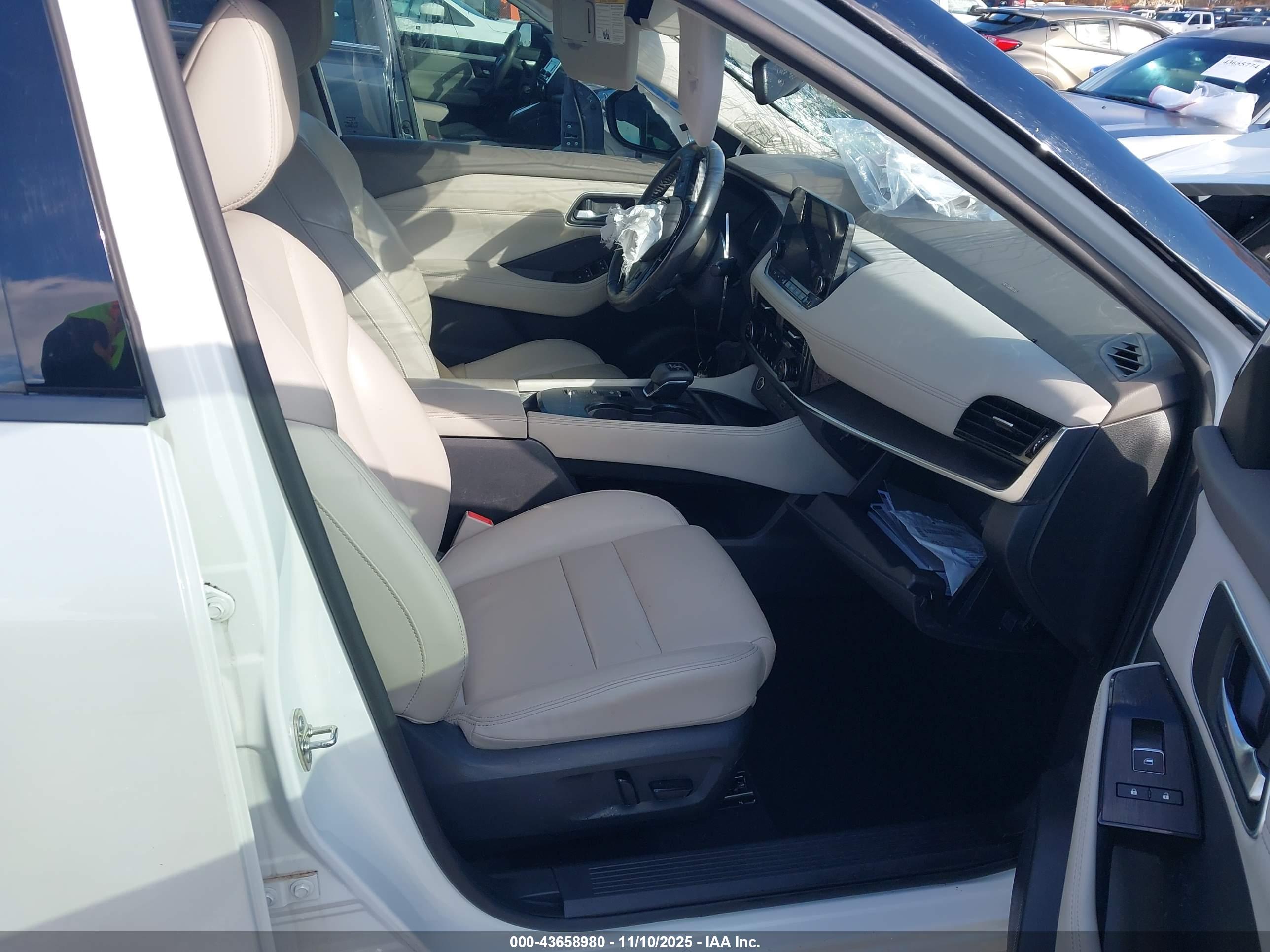 NISSAN ROGUE image 5
